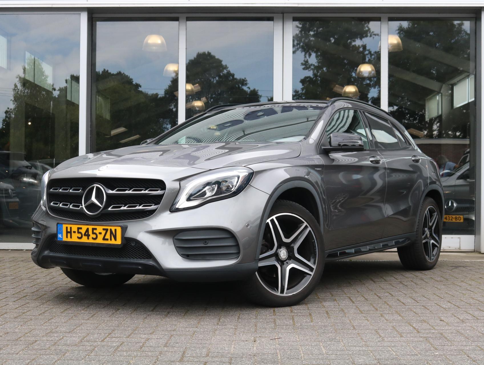 Mercedes-Benz GLA-klasse 200 Premium AMG-Line Panoramadak | Night edition