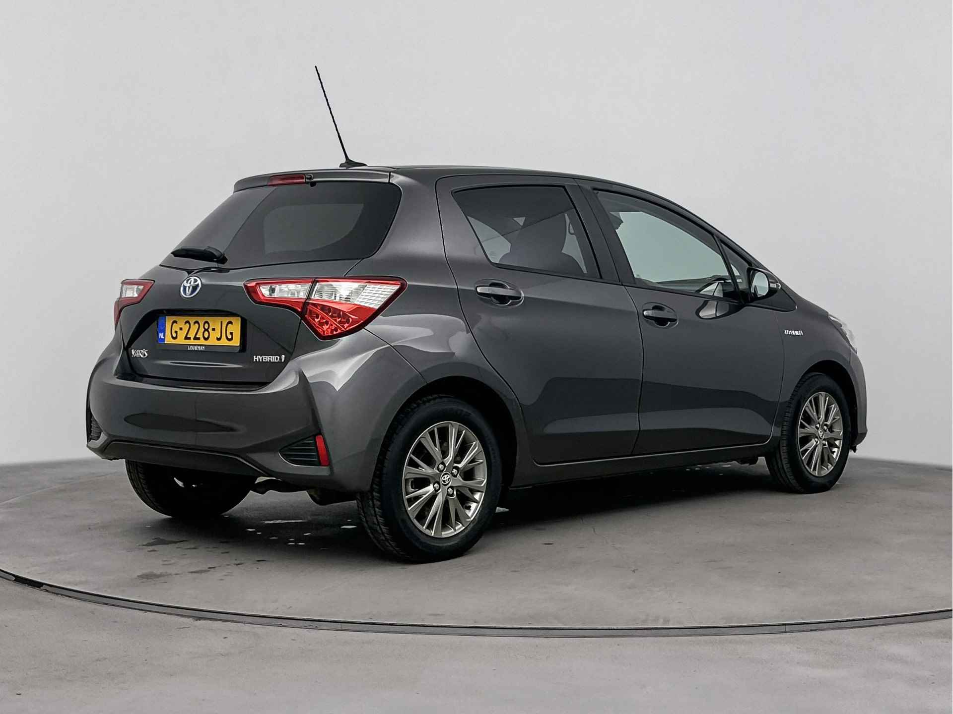 Toyota Yaris 1.5 Hybrid Dynamic | NL-Auto | Navigatie | - 17/42