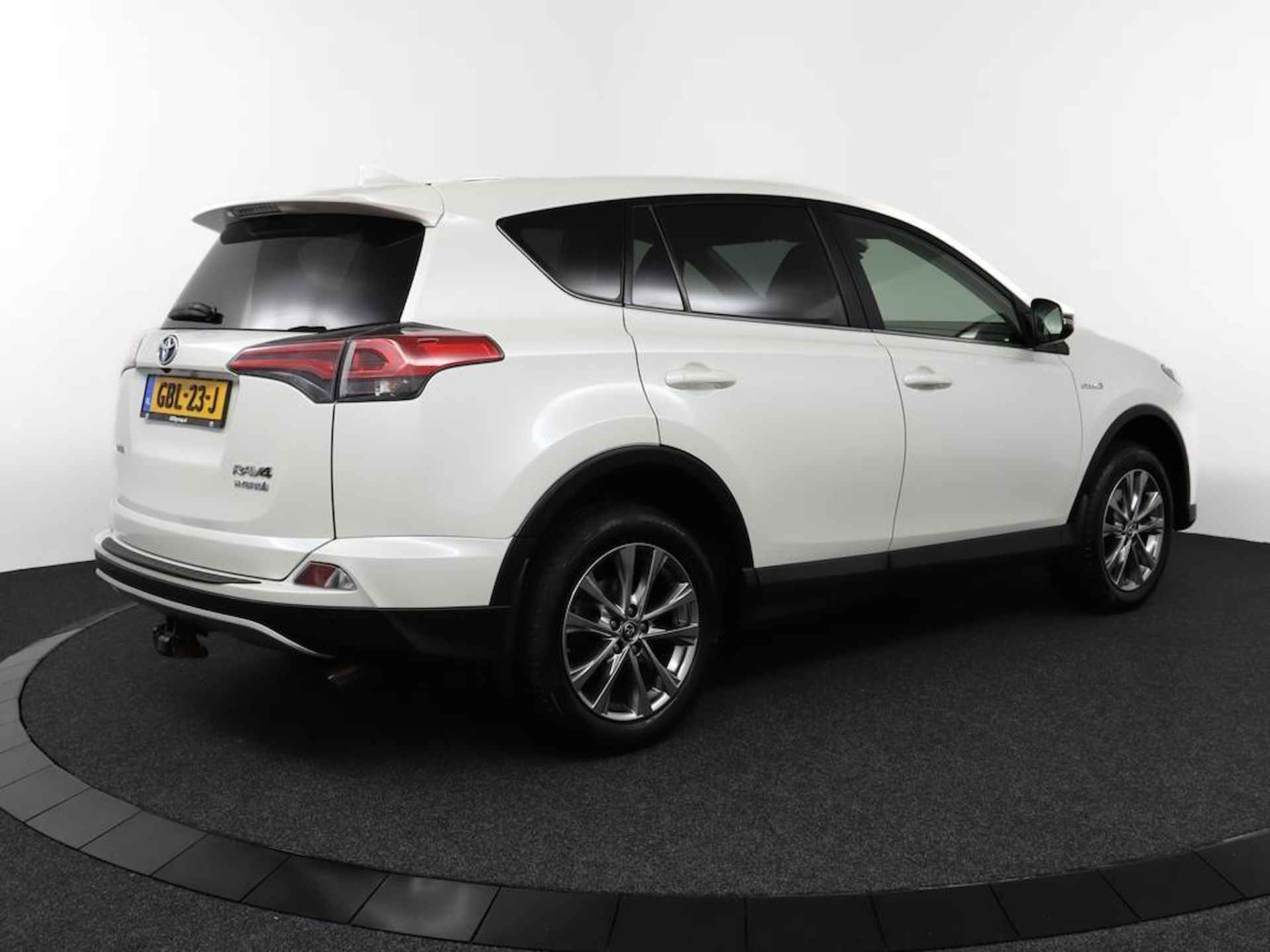 Toyota RAV4 2.5 Hybrid AWD Style Limited | Trekhaak | Parkeersensoren | Navigatie | Parkeercamera | - 2/52