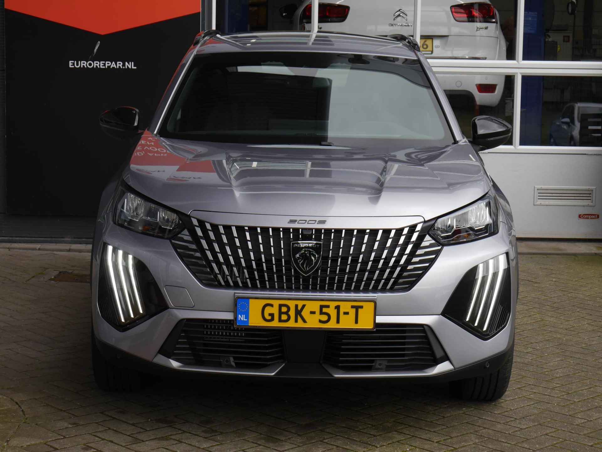 Peugeot 2008 1.2 Hybrid 136 Allure | Parkeercamera/-sensoren (voor/achter) | Draadloze telefoonoplader | Climate Control | cruise control adaptief met Stop&Go | Navigatie | LED | 17'' lichtmetaal | - 5/36