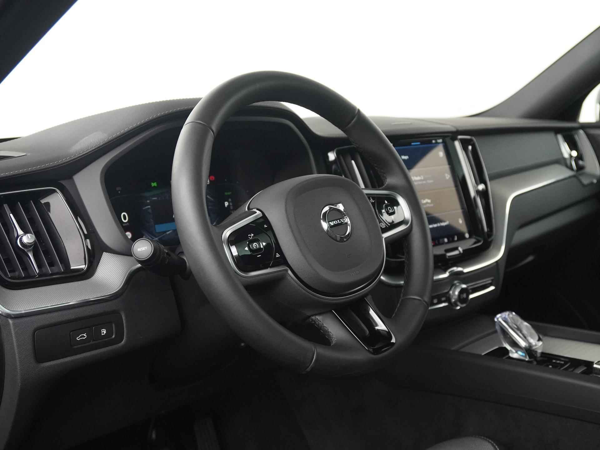 Volvo XC60 T6 Recharge AWD Ultimate Black Edition LR | Panoramadak | Harman/Kardon | 360 Camera | 21" | Zondag Open! - 35/43