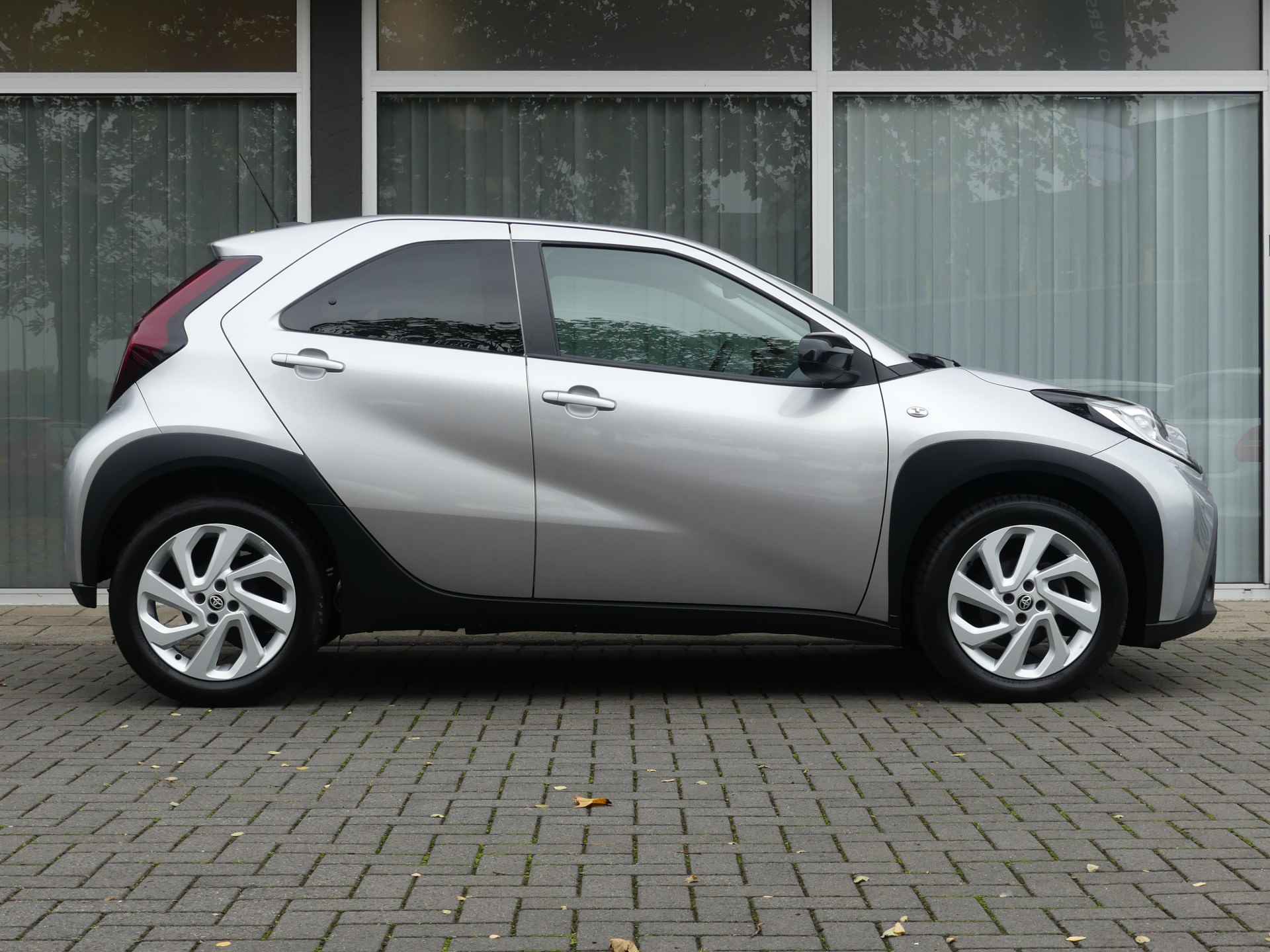 Toyota Aygo X 1.0 VVT-i MT first CruiseControl, Airco, elektr. ramen voor, Applecarpl./Andr. auto - 3/30