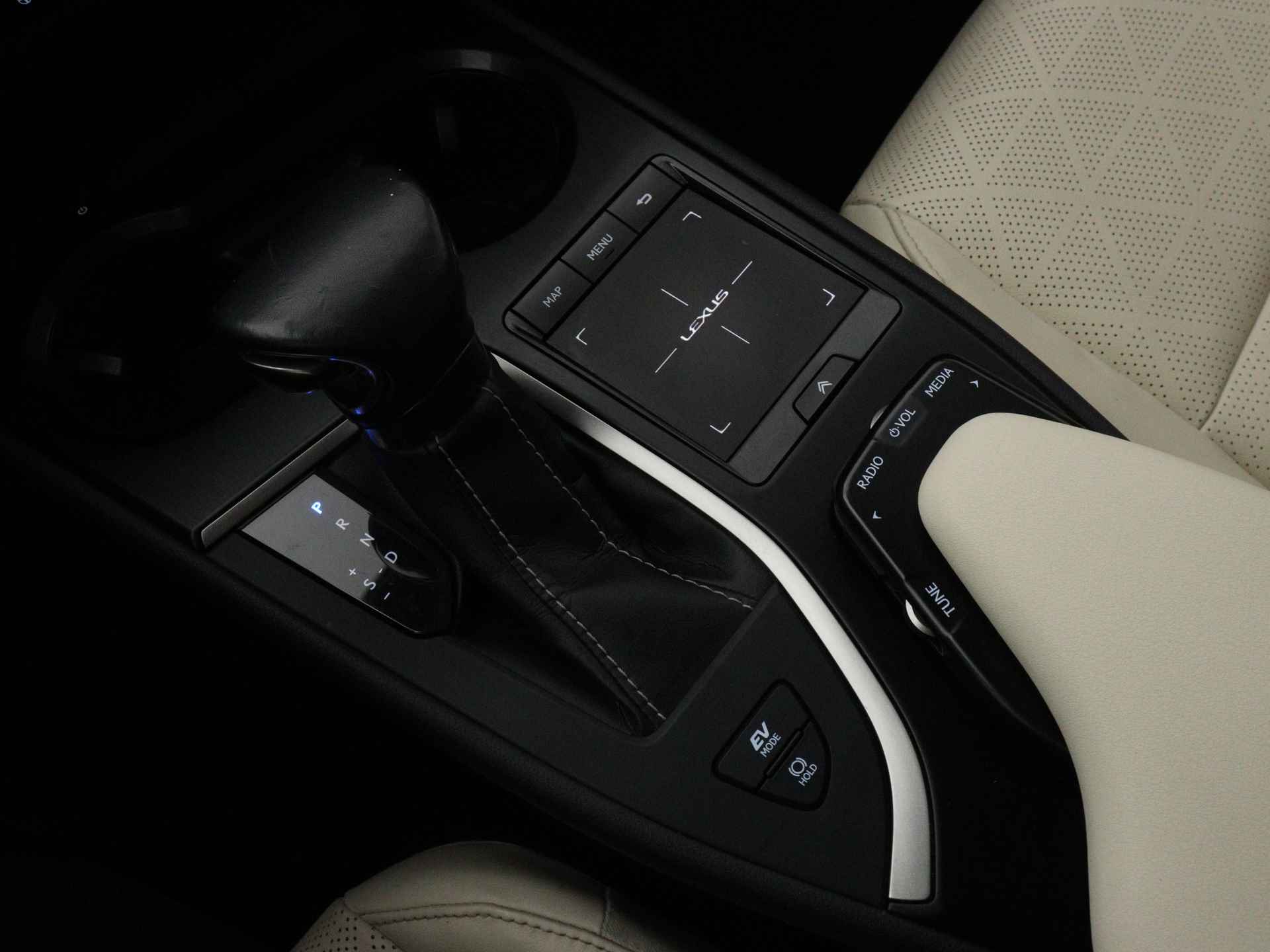 Lexus UX 250h AWD Executive Plus | Mark Levinson | Dodehoekdetector | - 13/46