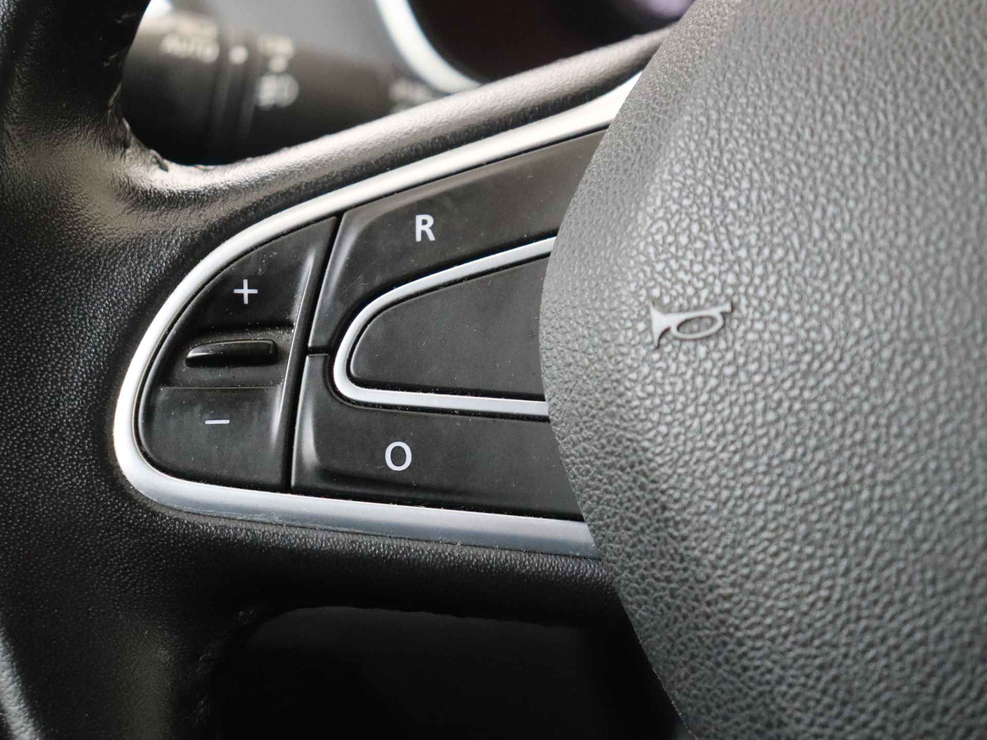 Renault Mégane Estate 1.2 TCe Zen 101 pk | Climate Control | Navigatie - 23/32