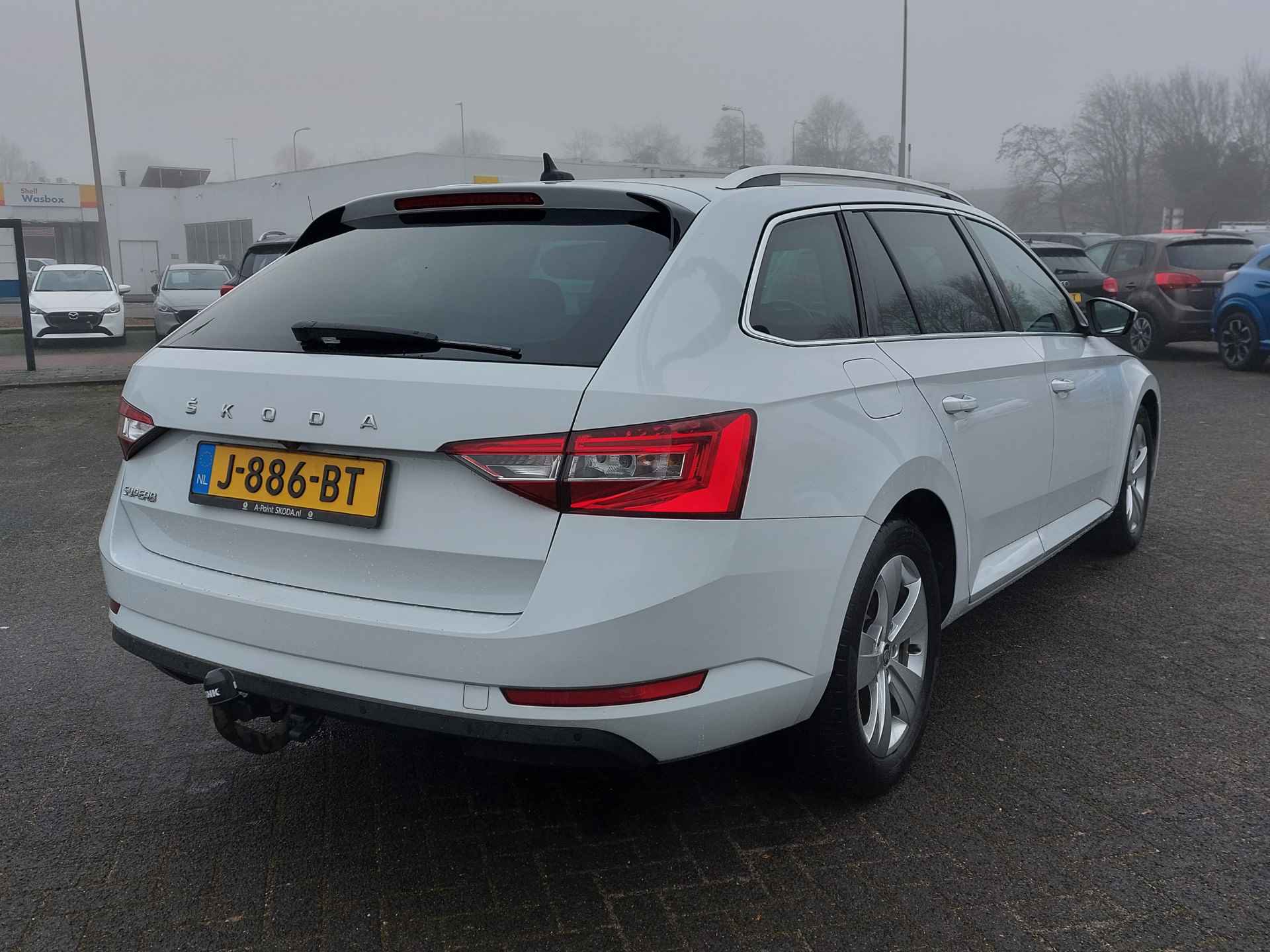 Škoda Superb Combi 1.5 TSI ACT 150pk DSG Business Edition | Origineel NL | Navi | Apple Carplay+Android Auto | Clima | Cruise | Led Koplampen | Keyless Entry | Stoelverwarming | Privacy Glass | 17''lm |Trekhaak - 4/43