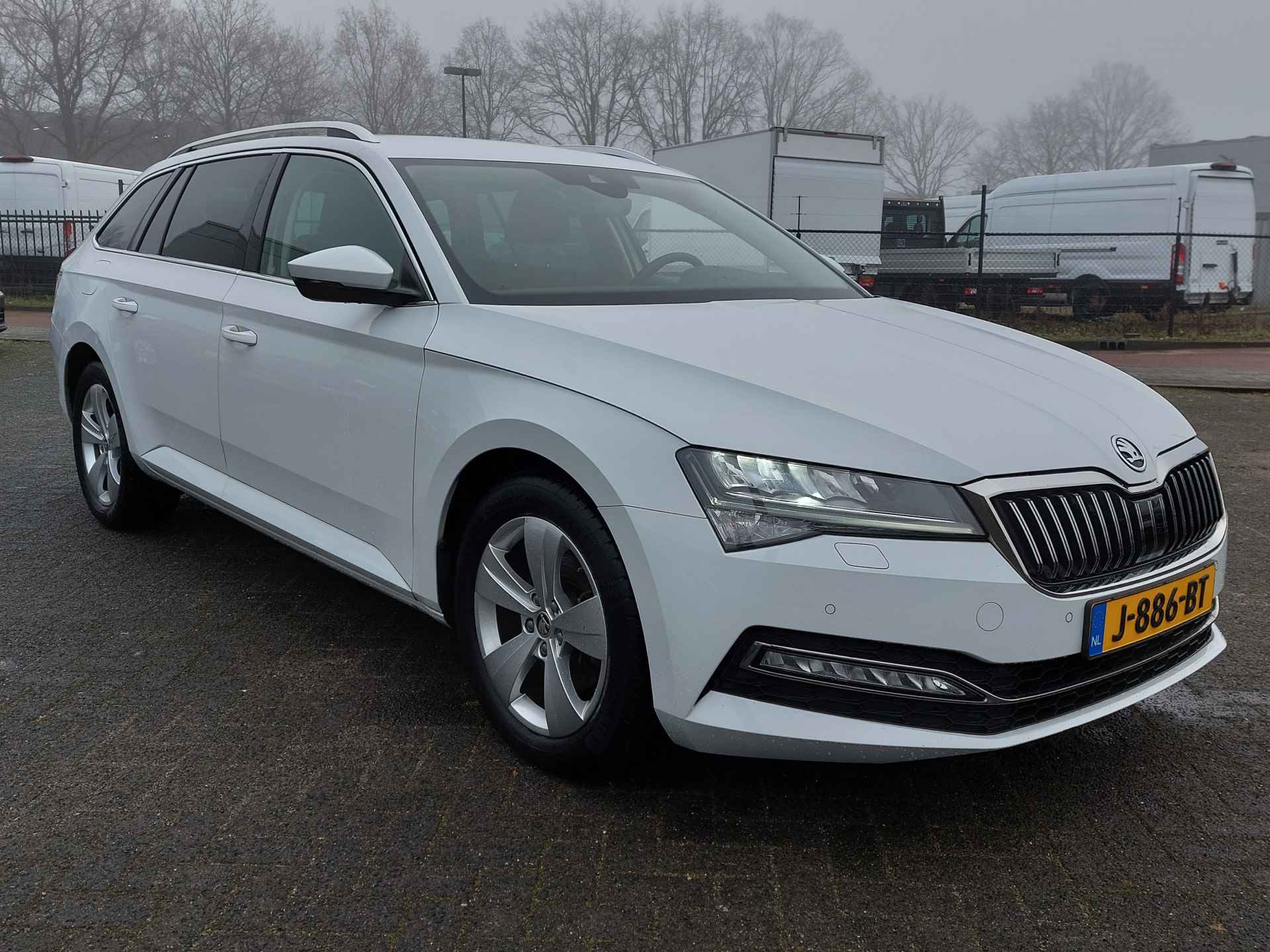 Škoda Superb Combi 1.5 TSI ACT 150pk DSG Business Edition | Origineel NL | Navi | Apple Carplay+Android Auto | Clima | Cruise | Led Koplampen | Keyless Entry | Stoelverwarming | Privacy Glass | 17''lm |Trekhaak - 3/43