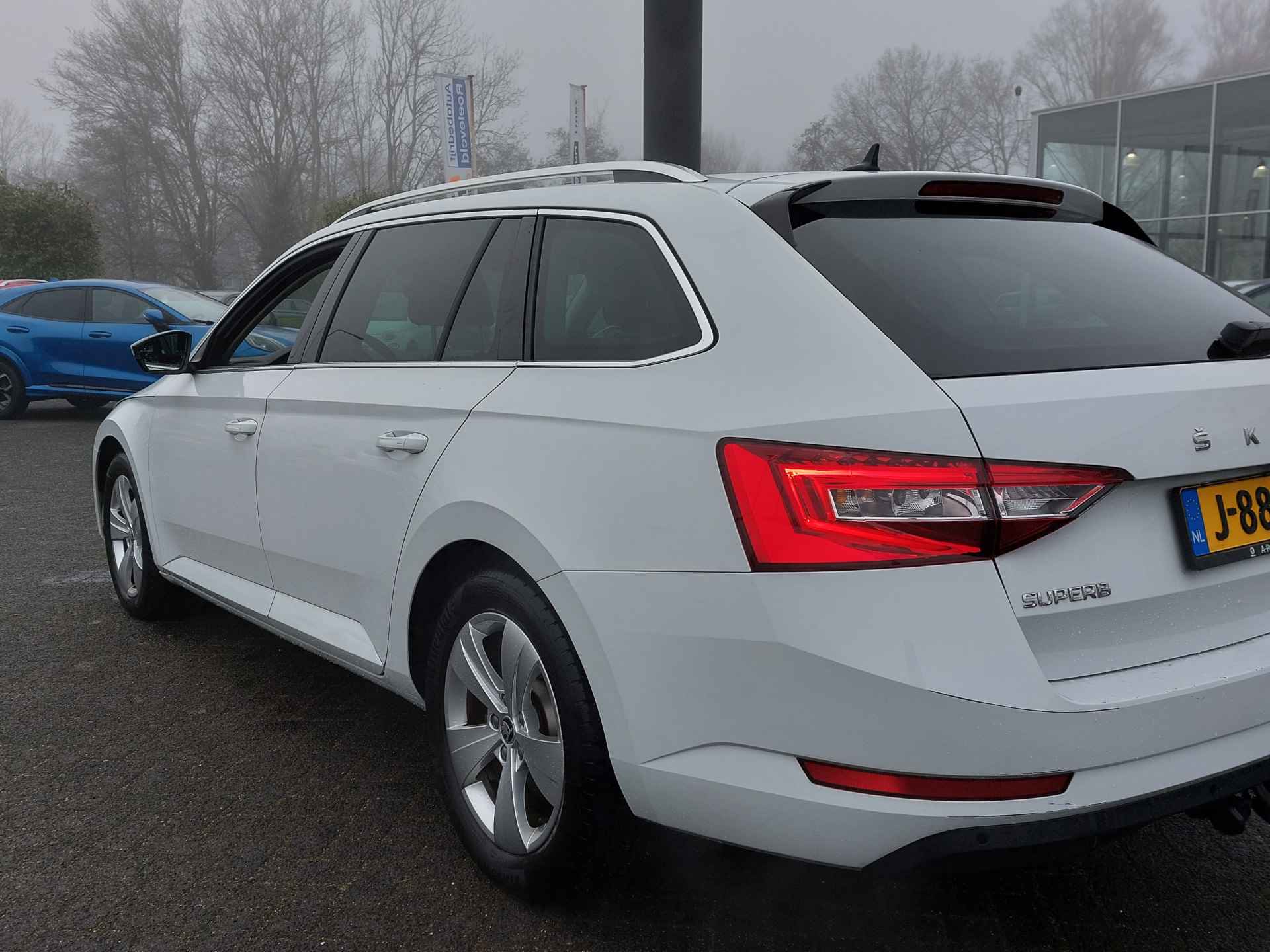 Škoda Superb Combi 1.5 TSI ACT 150pk DSG Business Edition | Origineel NL | Navi | Apple Carplay+Android Auto | Clima | Cruise | Led Koplampen | Keyless Entry | Stoelverwarming | Privacy Glass | 17''lm |Trekhaak - 39/43