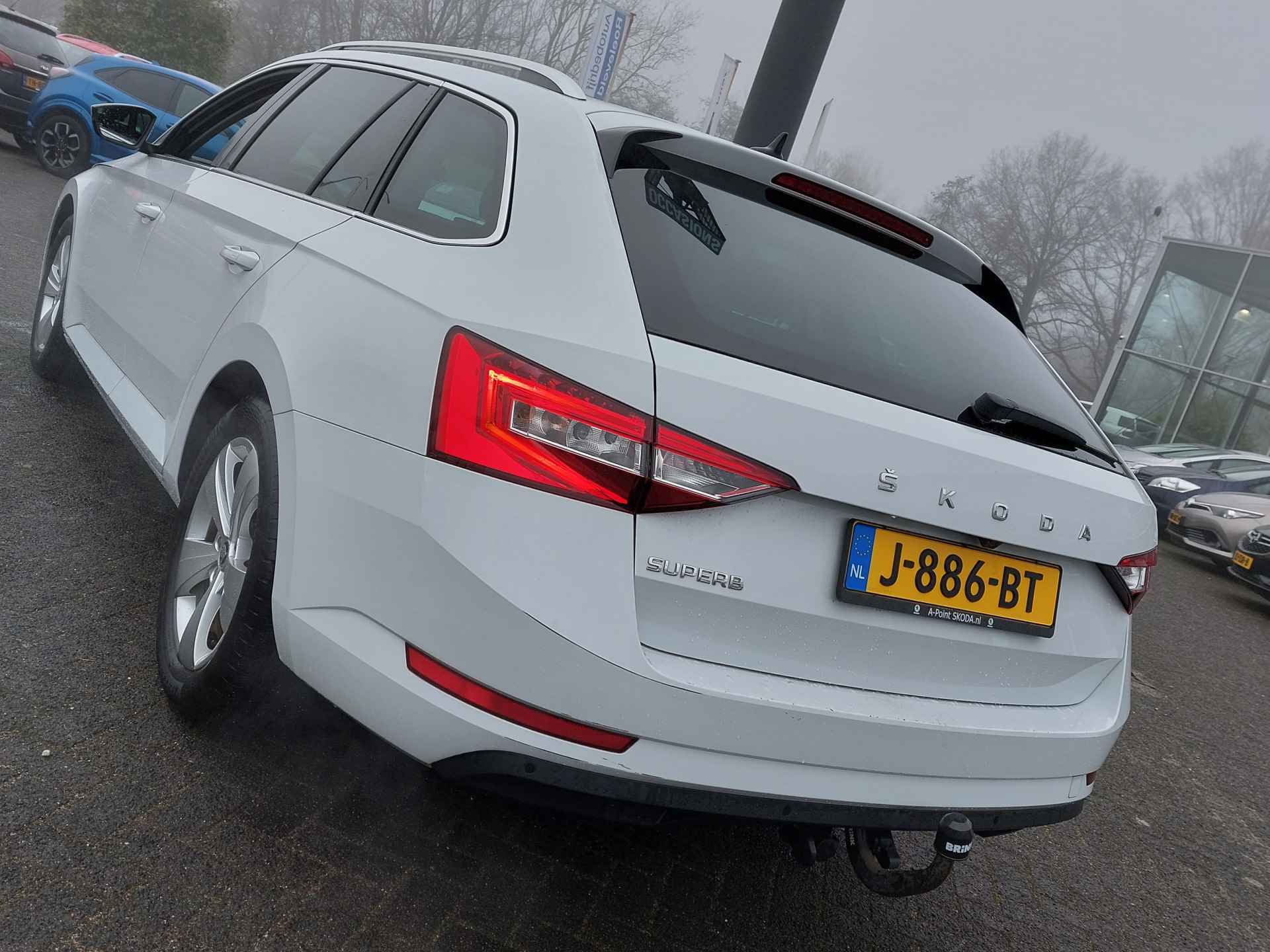 Škoda Superb Combi 1.5 TSI ACT 150pk DSG Business Edition | Origineel NL | Navi | Apple Carplay+Android Auto | Clima | Cruise | Led Koplampen | Keyless Entry | Stoelverwarming | Privacy Glass | 17''lm |Trekhaak - 40/43