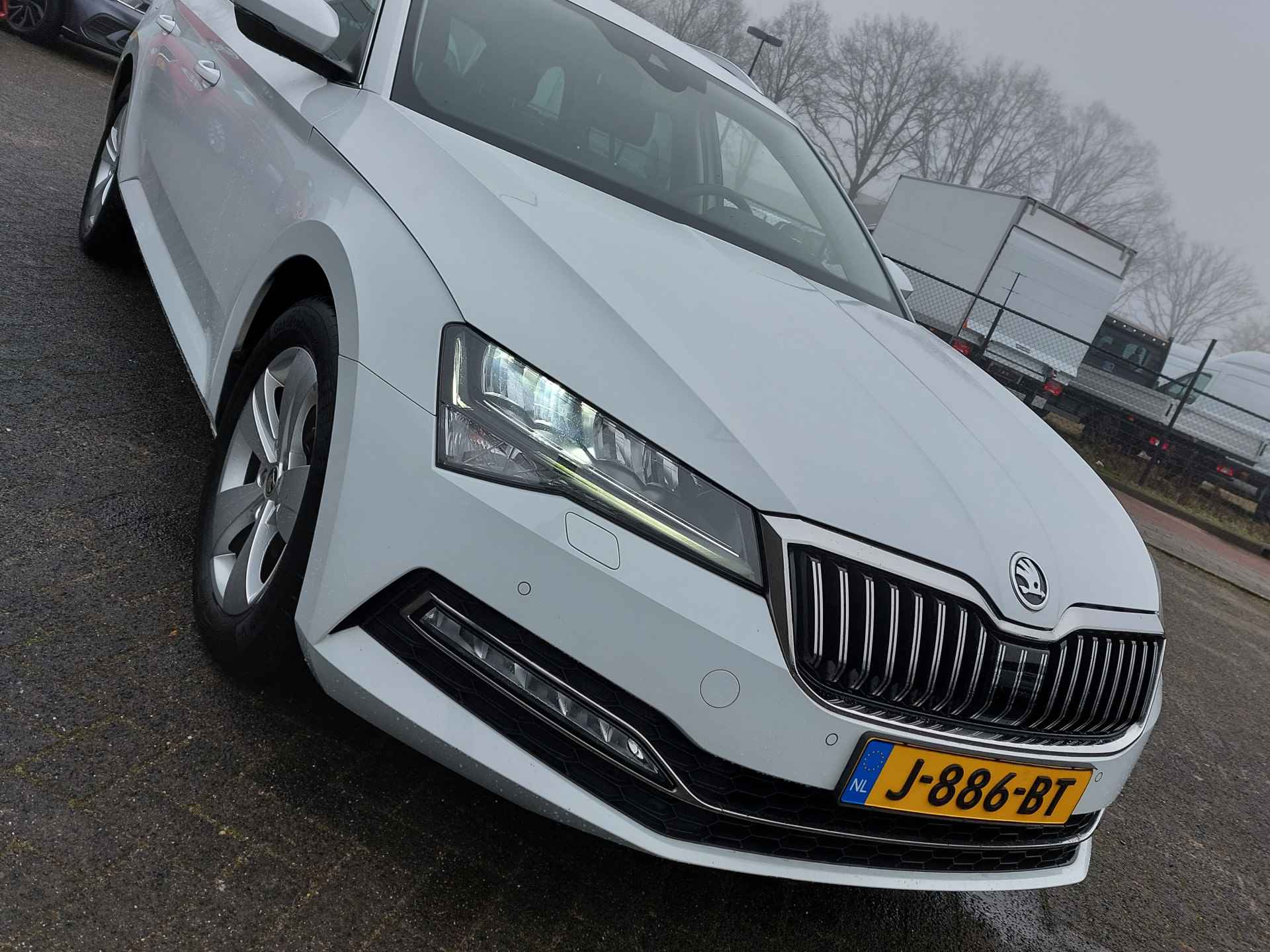 Škoda Superb Combi 1.5 TSI ACT 150pk DSG Business Edition | Origineel NL | Navi | Apple Carplay+Android Auto | Clima | Cruise | Led Koplampen | Keyless Entry | Stoelverwarming | Privacy Glass | 17''lm |Trekhaak - 43/43