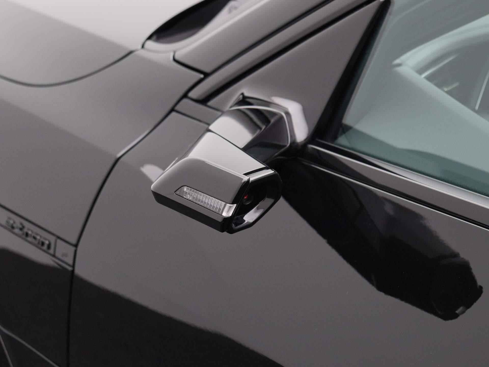 Audi Q8 e-tron 55 quattro S Edition 115 kWh 408 PK | S-line Interieur & Exterieur | Navigatie | 360 Camera | Panoramadak | Adaptive Cruise Control | Head-up Display | Stoelverwarming | Lichtmetalen velgen | Climate Control | Audi Virtual Mirrors | Fabrieksgarantie | - 16/56
