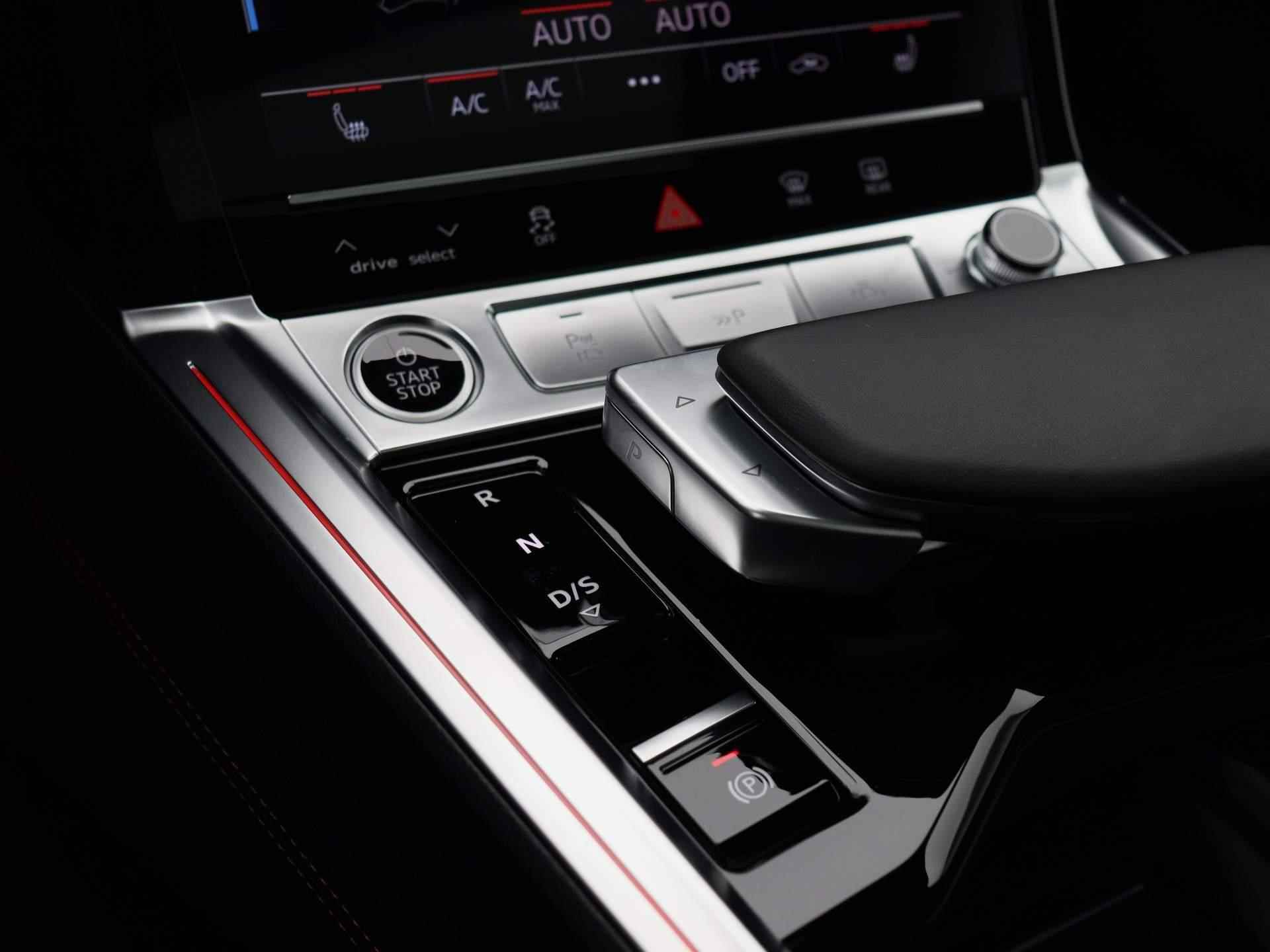 Audi Q8 e-tron 55 quattro S Edition 115 kWh 408 PK | S-line Interieur & Exterieur | Navigatie | 360 Camera | Panoramadak | Adaptive Cruise Control | Head-up Display | Stoelverwarming | Lichtmetalen velgen | Climate Control | Audi Virtual Mirrors | Fabrieksgarantie | - 22/56
