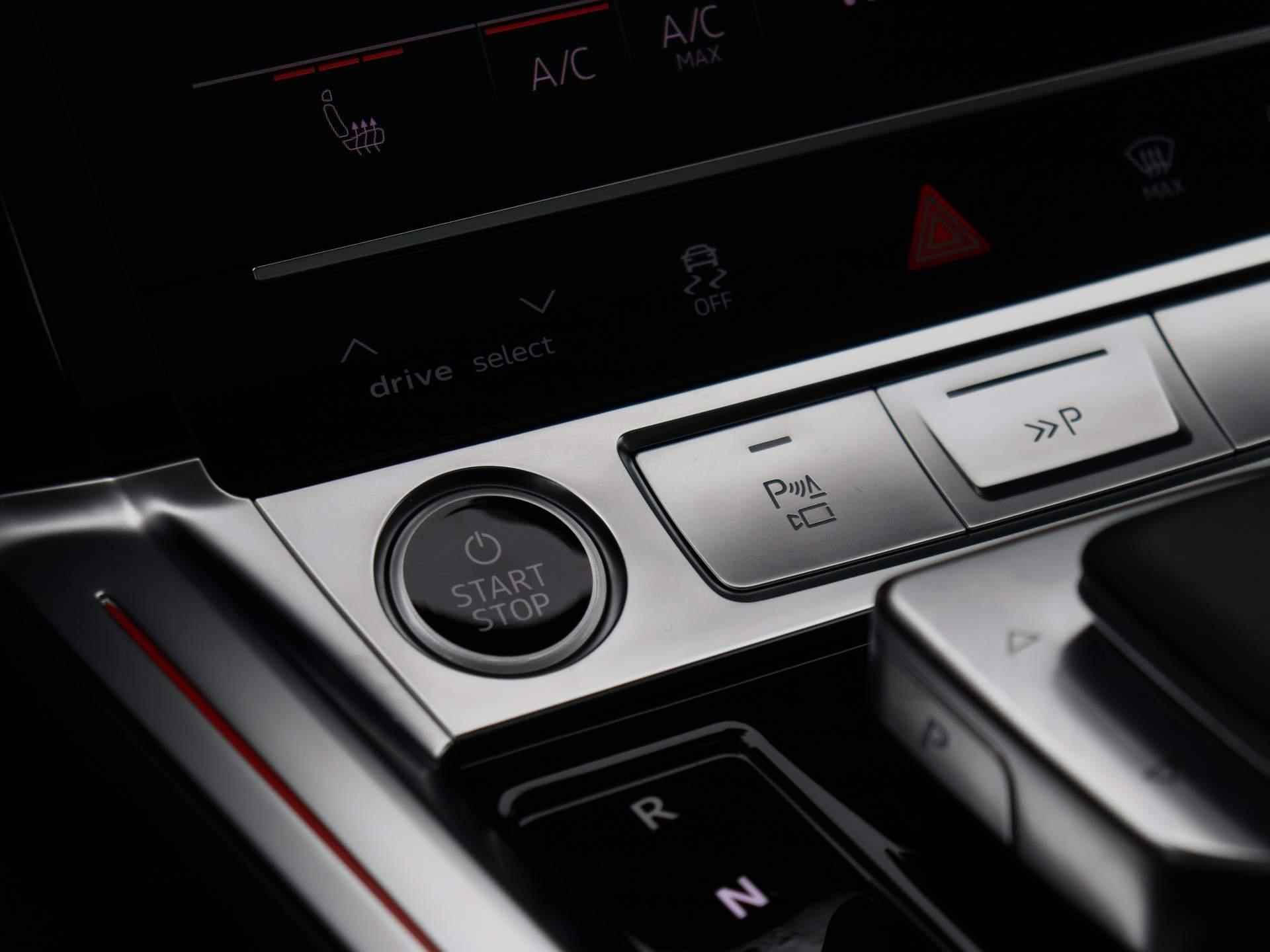 Audi Q8 e-tron 55 quattro S Edition 115 kWh 408 PK | S-line Interieur & Exterieur | Navigatie | 360 Camera | Panoramadak | Adaptive Cruise Control | Head-up Display | Stoelverwarming | Lichtmetalen velgen | Climate Control | Audi Virtual Mirrors | Fabrieksgarantie | - 23/56