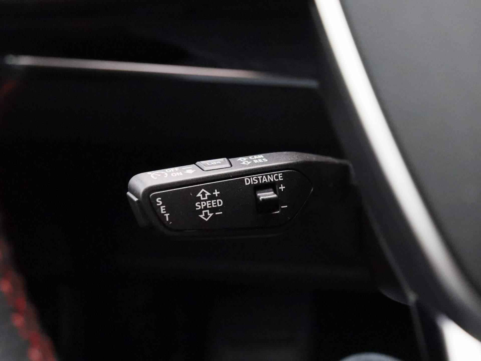 Audi Q8 e-tron 55 quattro S Edition 115 kWh 408 PK | S-line Interieur & Exterieur | Navigatie | 360 Camera | Panoramadak | Adaptive Cruise Control | Head-up Display | Stoelverwarming | Lichtmetalen velgen | Climate Control | Audi Virtual Mirrors | Fabrieksgarantie | - 24/56