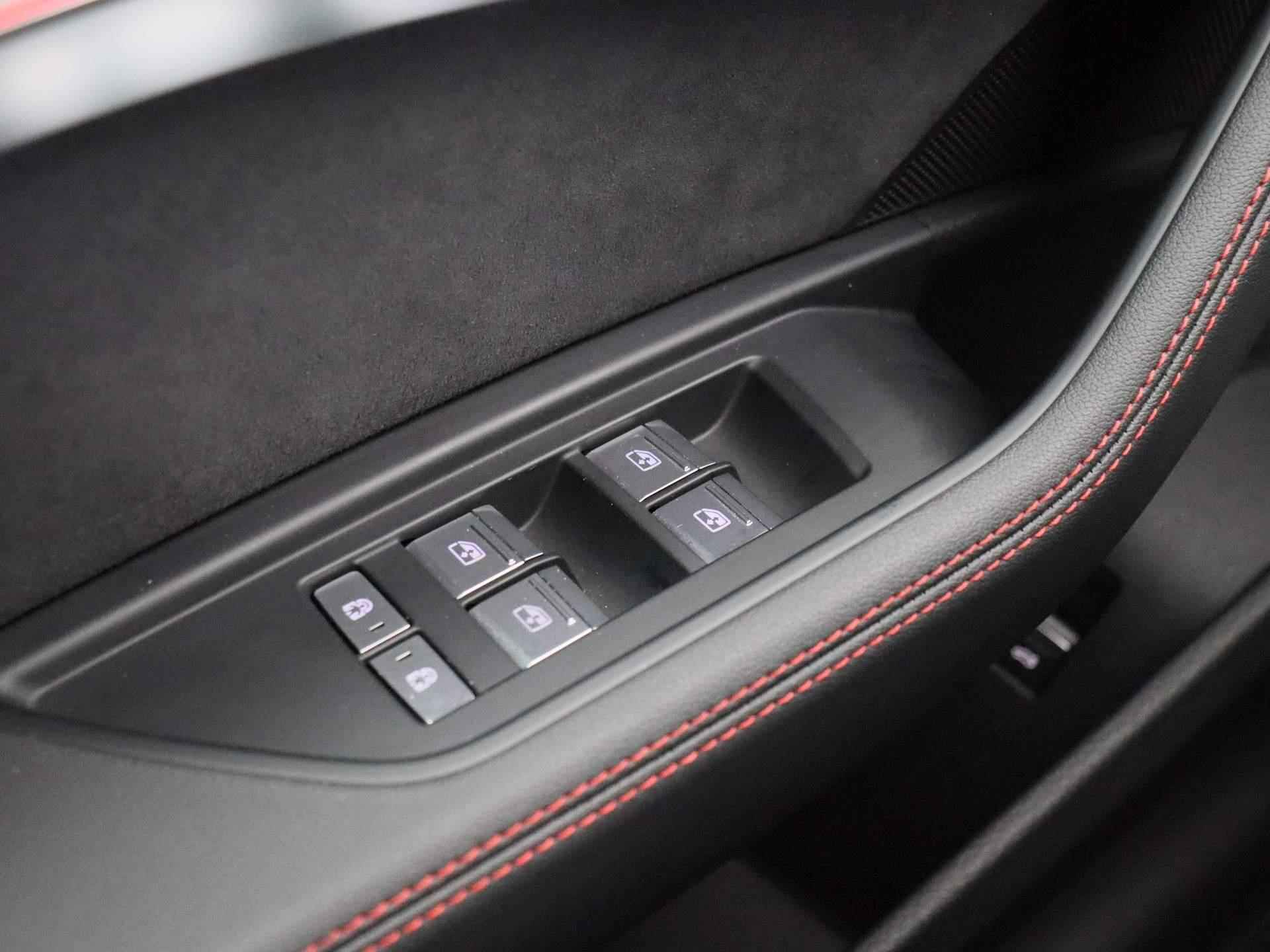 Audi Q8 e-tron 55 quattro S Edition 115 kWh 408 PK | S-line | 360 Camera | Panoramadak | Adaptive Cruise Control | Head-up Display | Stoelverwarming | Lichtmetalen velgen | Climate Control | Audi Virtual Mirrors | Fabrieksgarantie | - 31/56