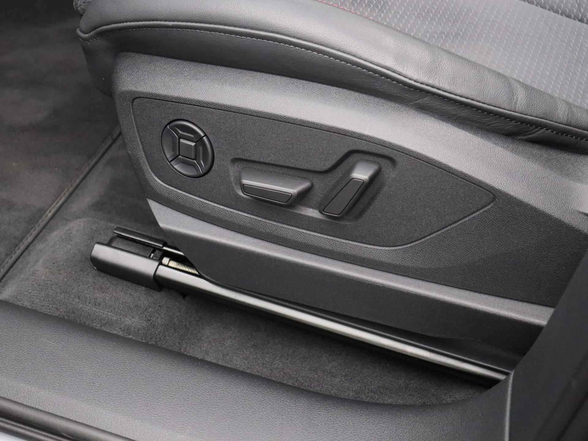 Audi Q8 e-tron 55 quattro S Edition 115 kWh 408 PK | S-line Interieur & Exterieur | Navigatie | 360 Camera | Panoramadak | Adaptive Cruise Control | Head-up Display | Stoelverwarming | Lichtmetalen velgen | Climate Control | Audi Virtual Mirrors | Fabrieksgarantie | - 40/56