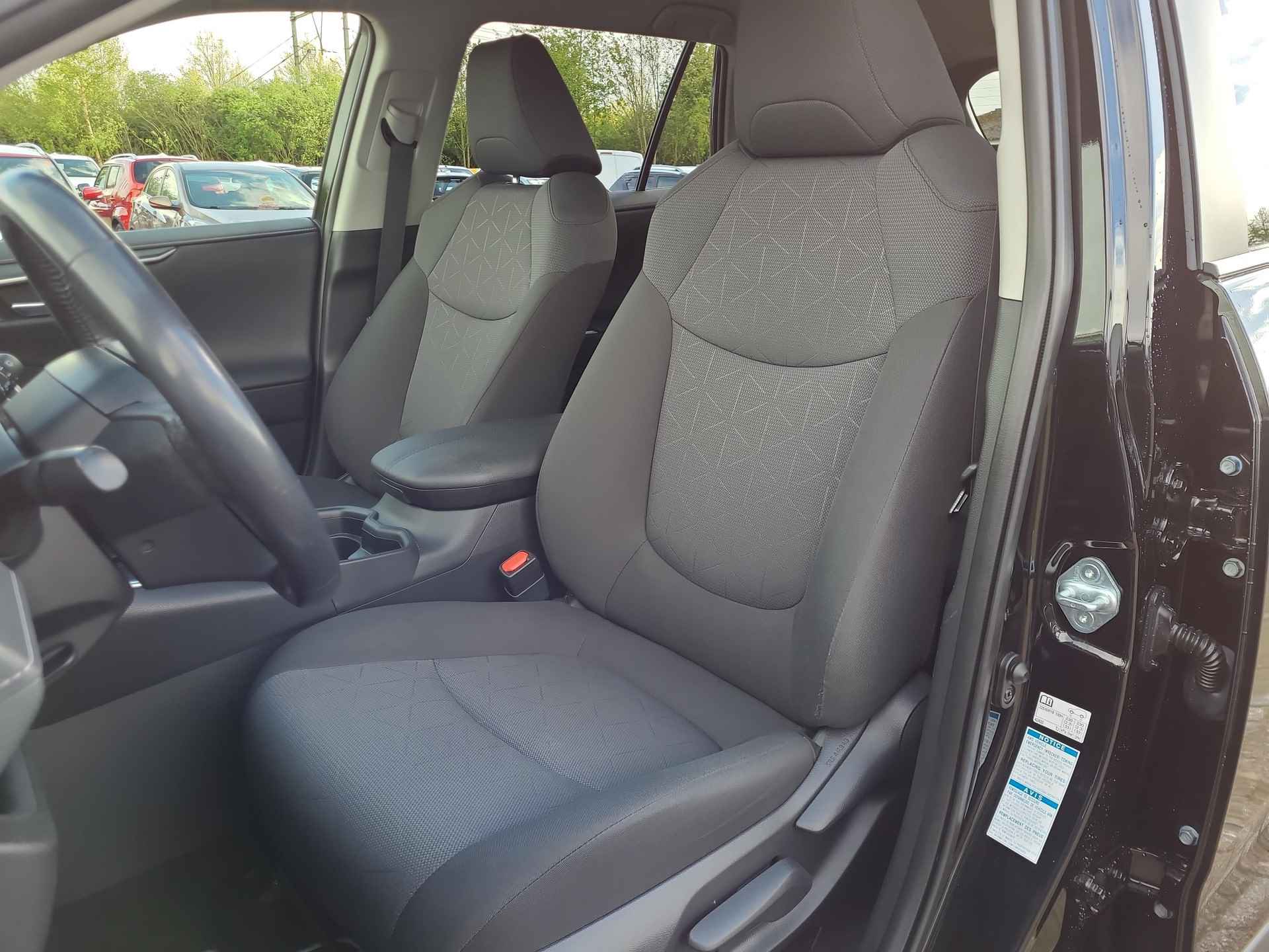 Toyota RAV4 2.5 Hybrid AWD Team-D Automaat | Apple CarPlay / Android Auto | Navigatie | Trekhaak | Rijklaarprijs incl. garantie | - 11/39