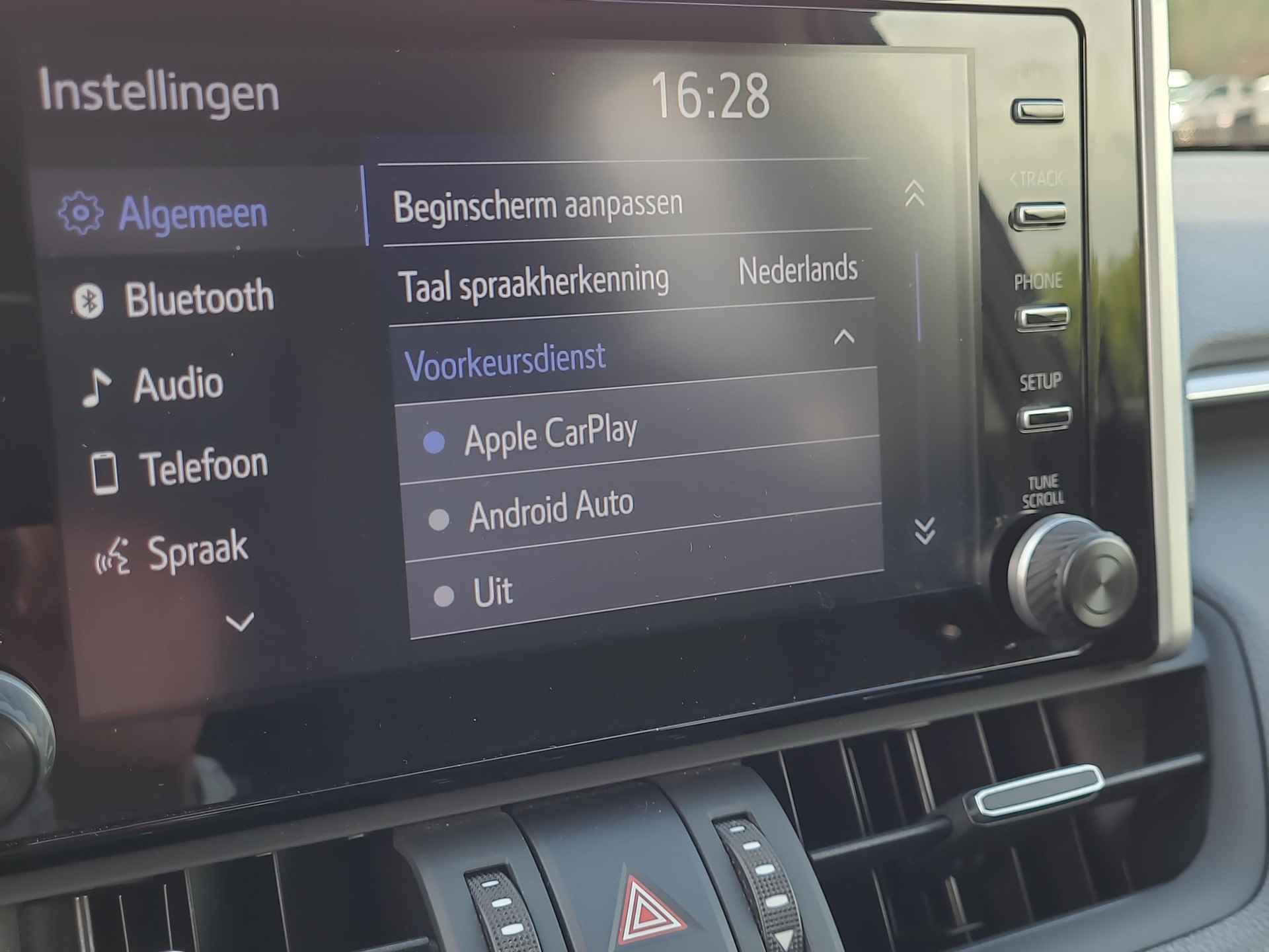 Toyota RAV4 2.5 Hybrid AWD Team-D Automaat | Apple CarPlay / Android Auto | Navigatie | Trekhaak | Rijklaarprijs incl. garantie | - 15/39