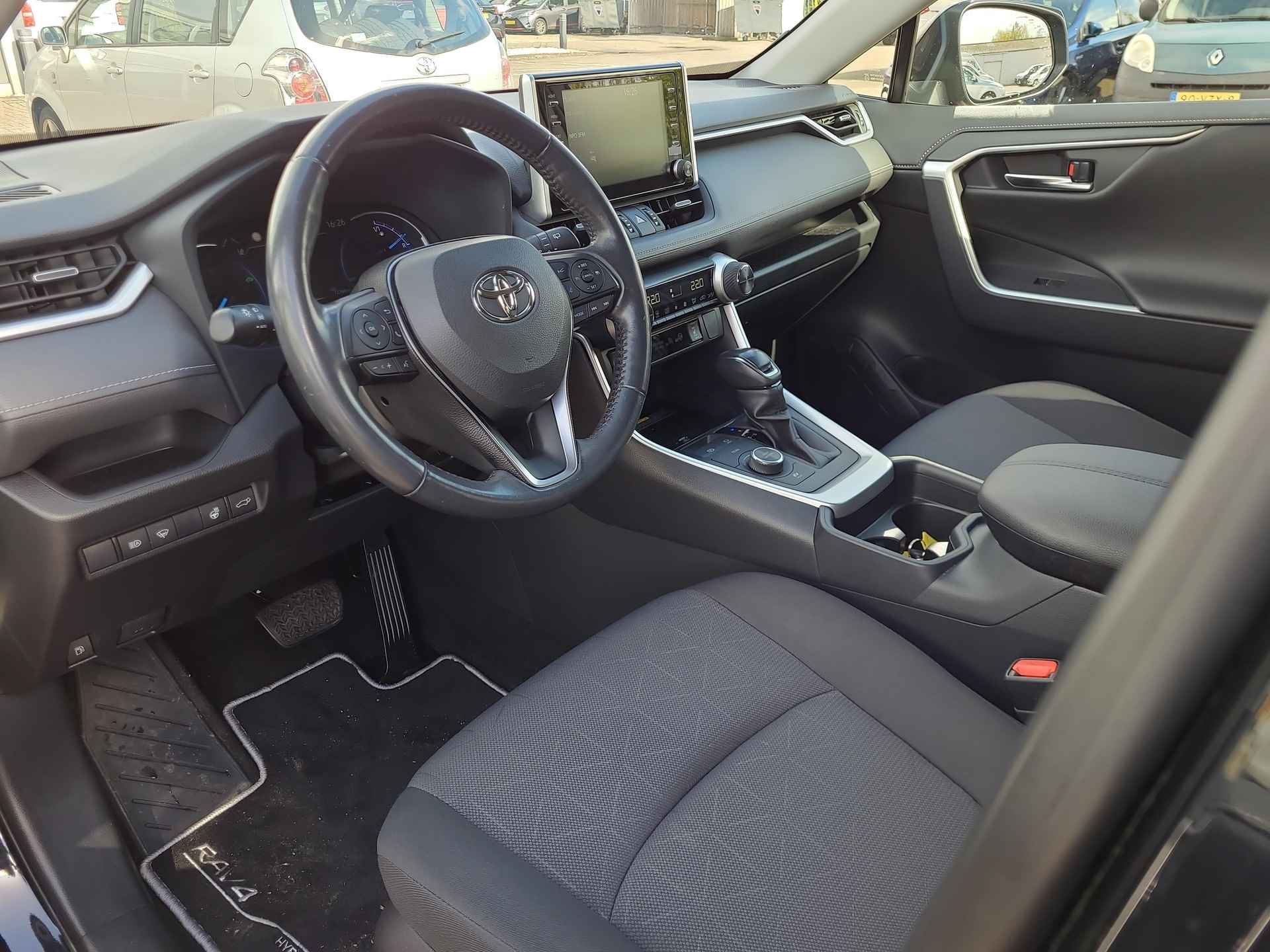 Toyota RAV4 2.5 Hybrid AWD Team-D Automaat | Apple CarPlay / Android Auto | Navigatie | Trekhaak | Rijklaarprijs incl. garantie | - 17/39