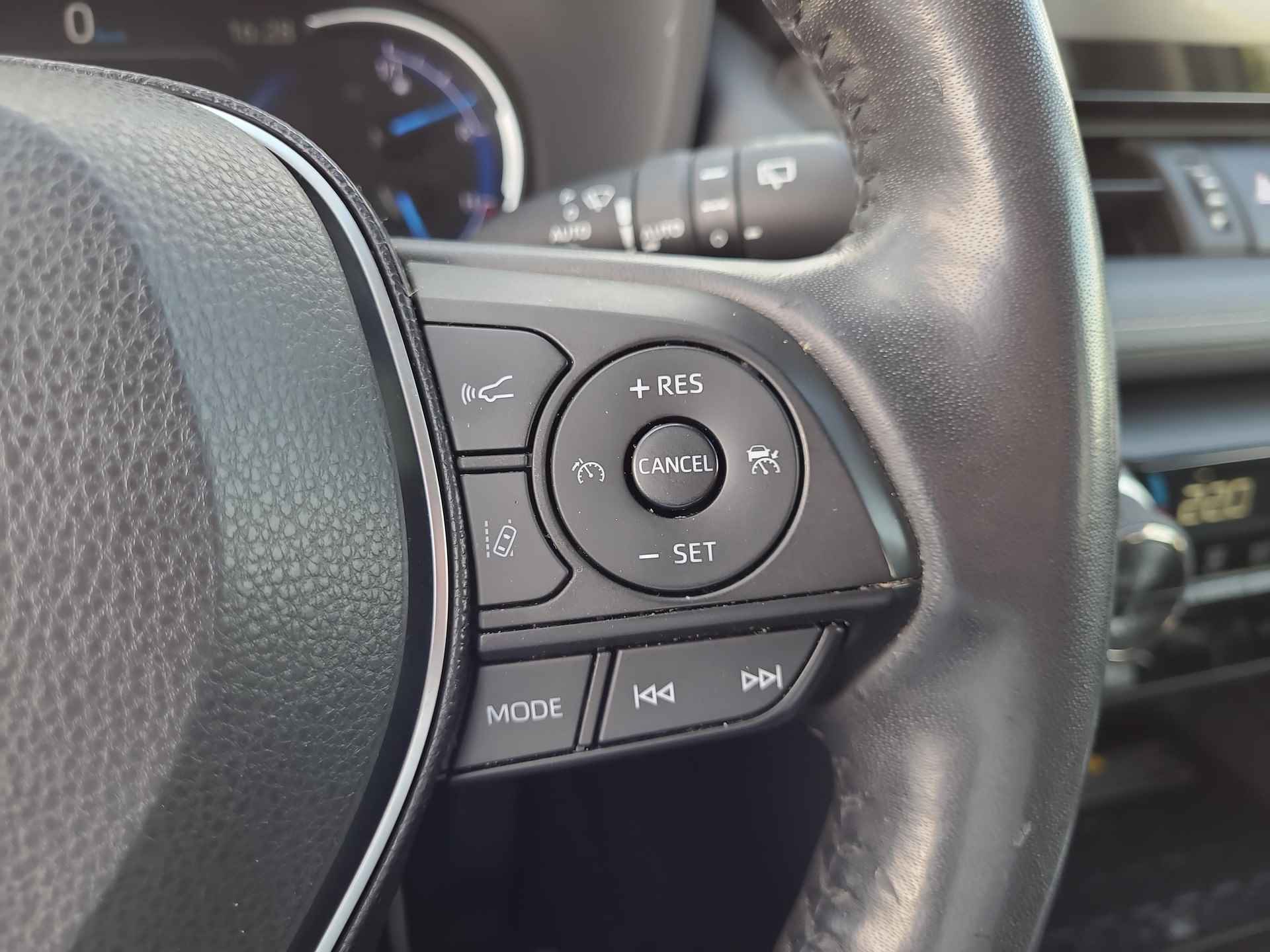 Toyota RAV4 2.5 Hybrid AWD Team-D Automaat | Apple CarPlay / Android Auto | Navigatie | Trekhaak | Rijklaarprijs incl. garantie | - 21/39