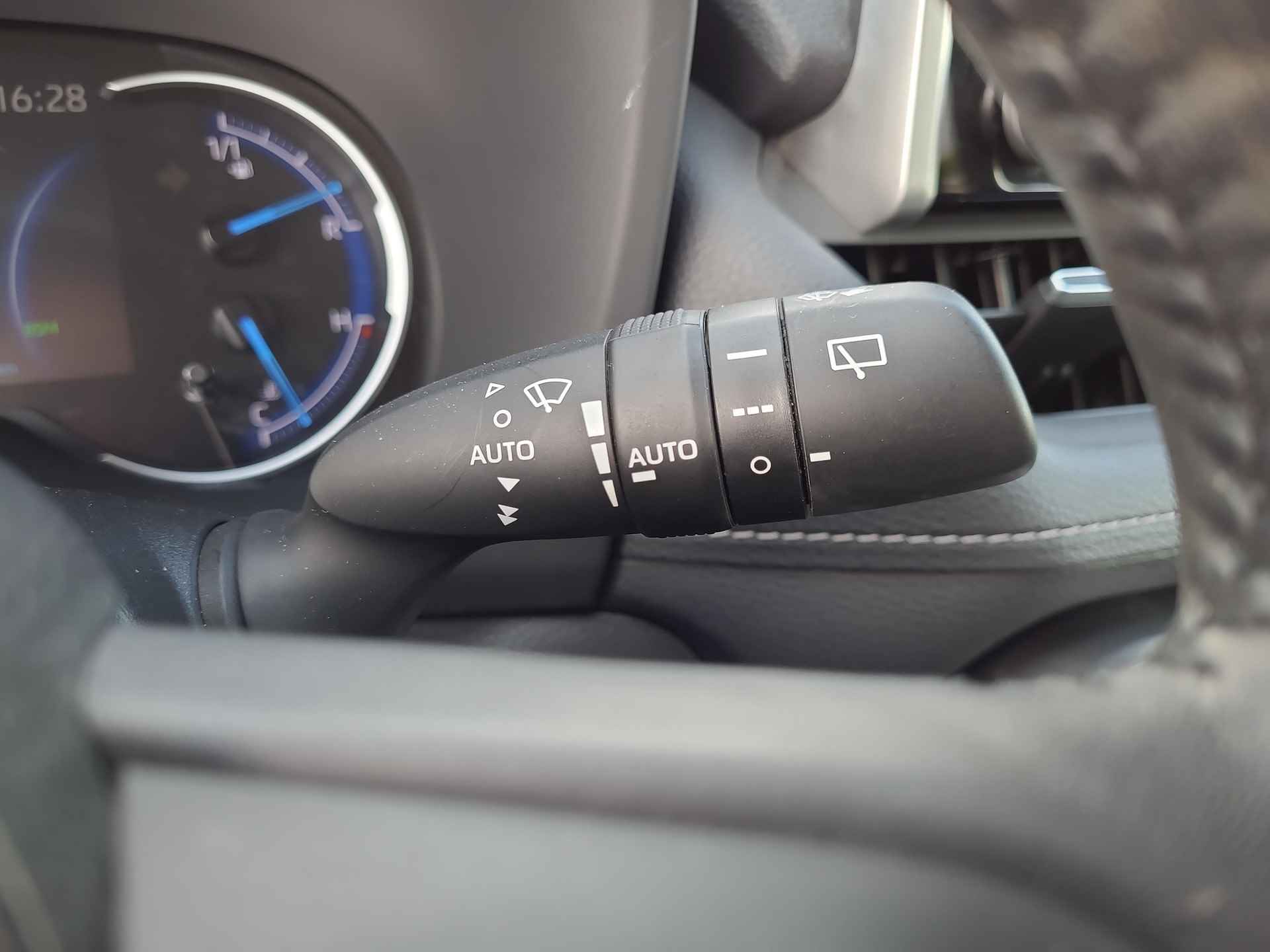 Toyota RAV4 2.5 Hybrid AWD Team-D Automaat | Apple CarPlay / Android Auto | Navigatie | Trekhaak | Rijklaarprijs incl. garantie | - 22/39