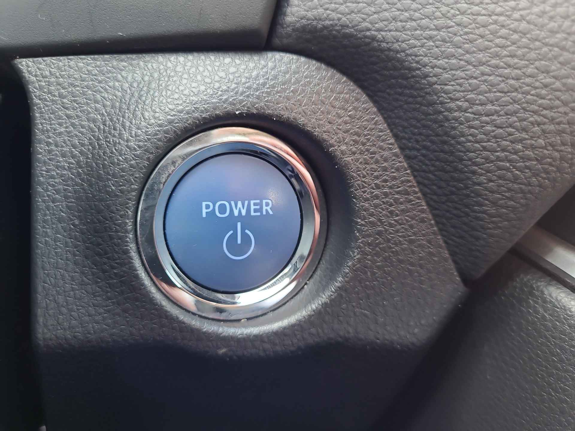 Toyota RAV4 2.5 Hybrid AWD Team-D Automaat | Apple CarPlay / Android Auto | Navigatie | Trekhaak | Rijklaarprijs incl. garantie | - 23/39
