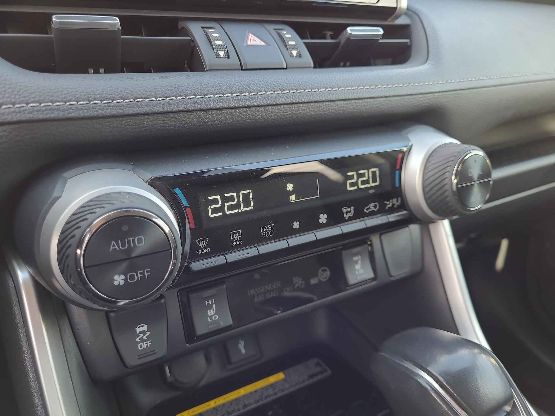 Toyota RAV4 2.5 Hybrid AWD Team-D Automaat | Apple CarPlay / Android Auto | Navigatie | Trekhaak | Rijklaarprijs incl. garantie | - 25/39
