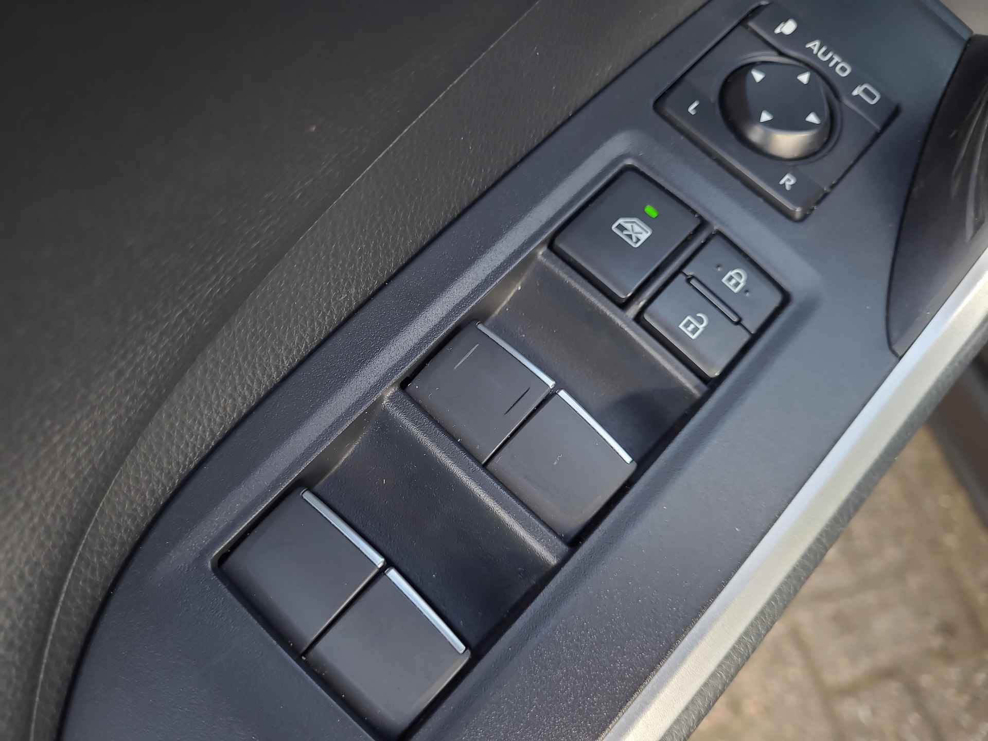Toyota RAV4 2.5 Hybrid AWD Team-D Automaat | Apple CarPlay / Android Auto | Navigatie | Trekhaak | Rijklaarprijs incl. garantie | - 29/39