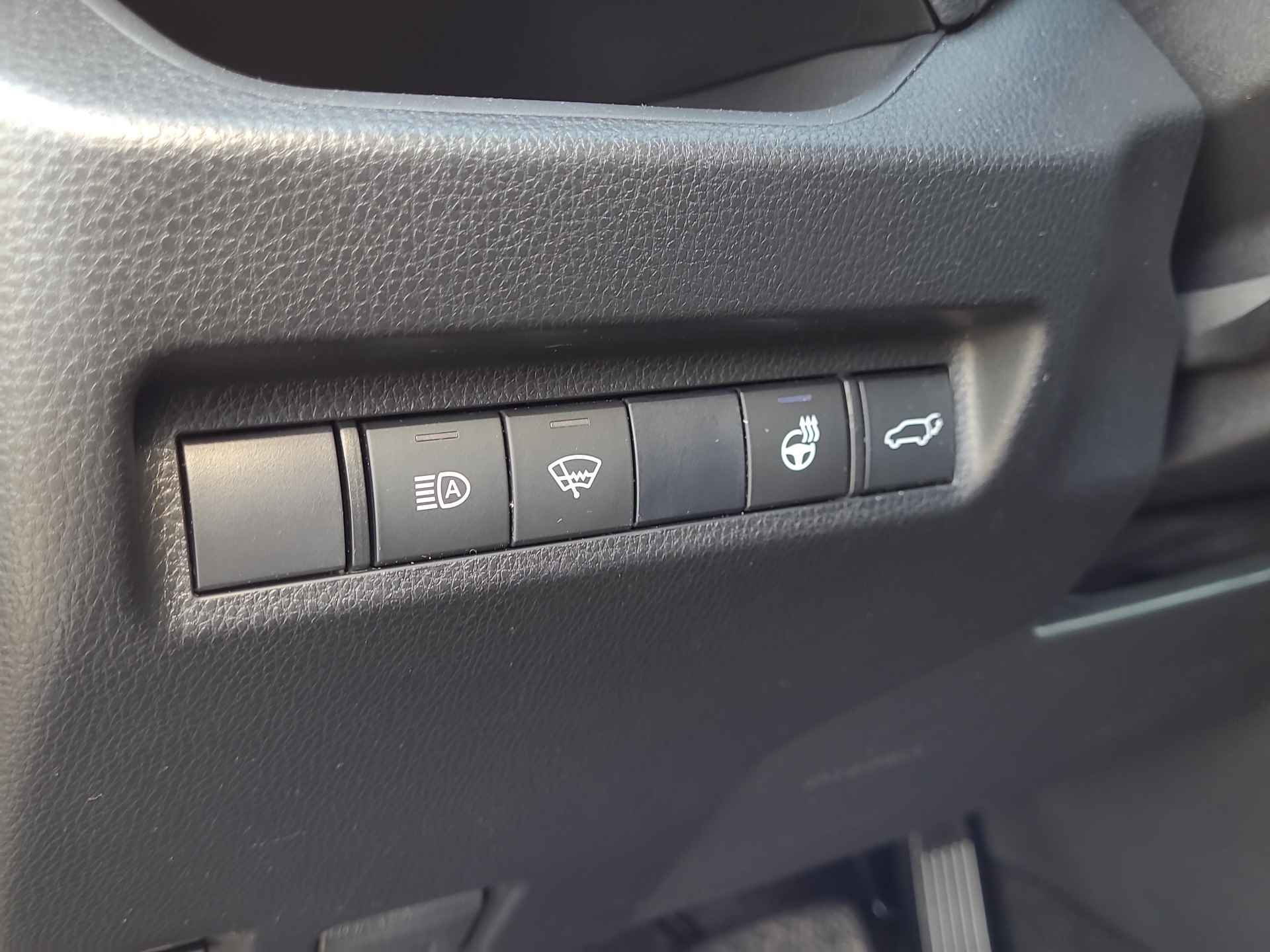 Toyota RAV4 2.5 Hybrid AWD Team-D Automaat | Apple CarPlay / Android Auto | Navigatie | Trekhaak | Rijklaarprijs incl. garantie | - 30/39