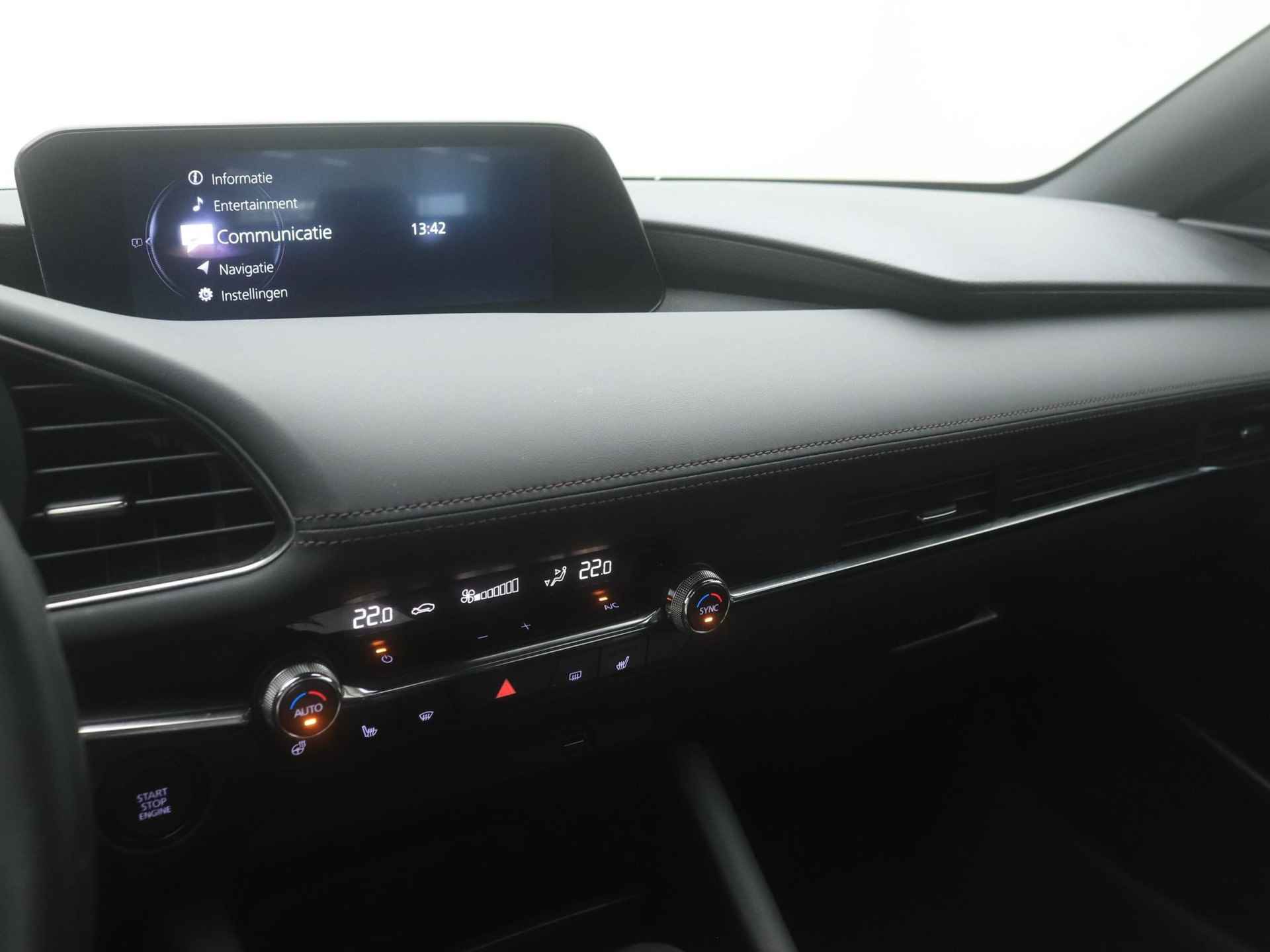 Mazda 3 2.0 SkyActiv-X Comfort met Bose automaat : volledig onderhouden - 28/41