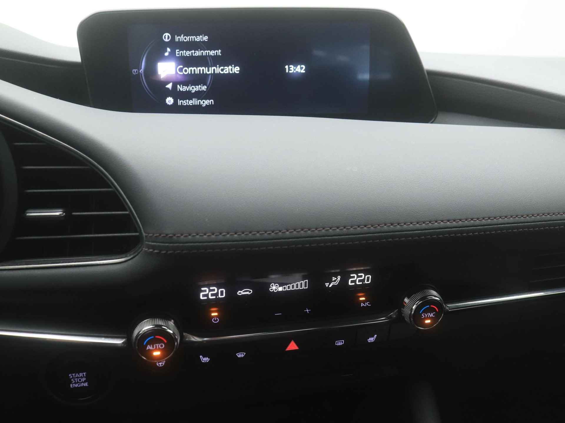 Mazda 3 2.0 SkyActiv-X Comfort met Bose automaat : volledig onderhouden - 29/41
