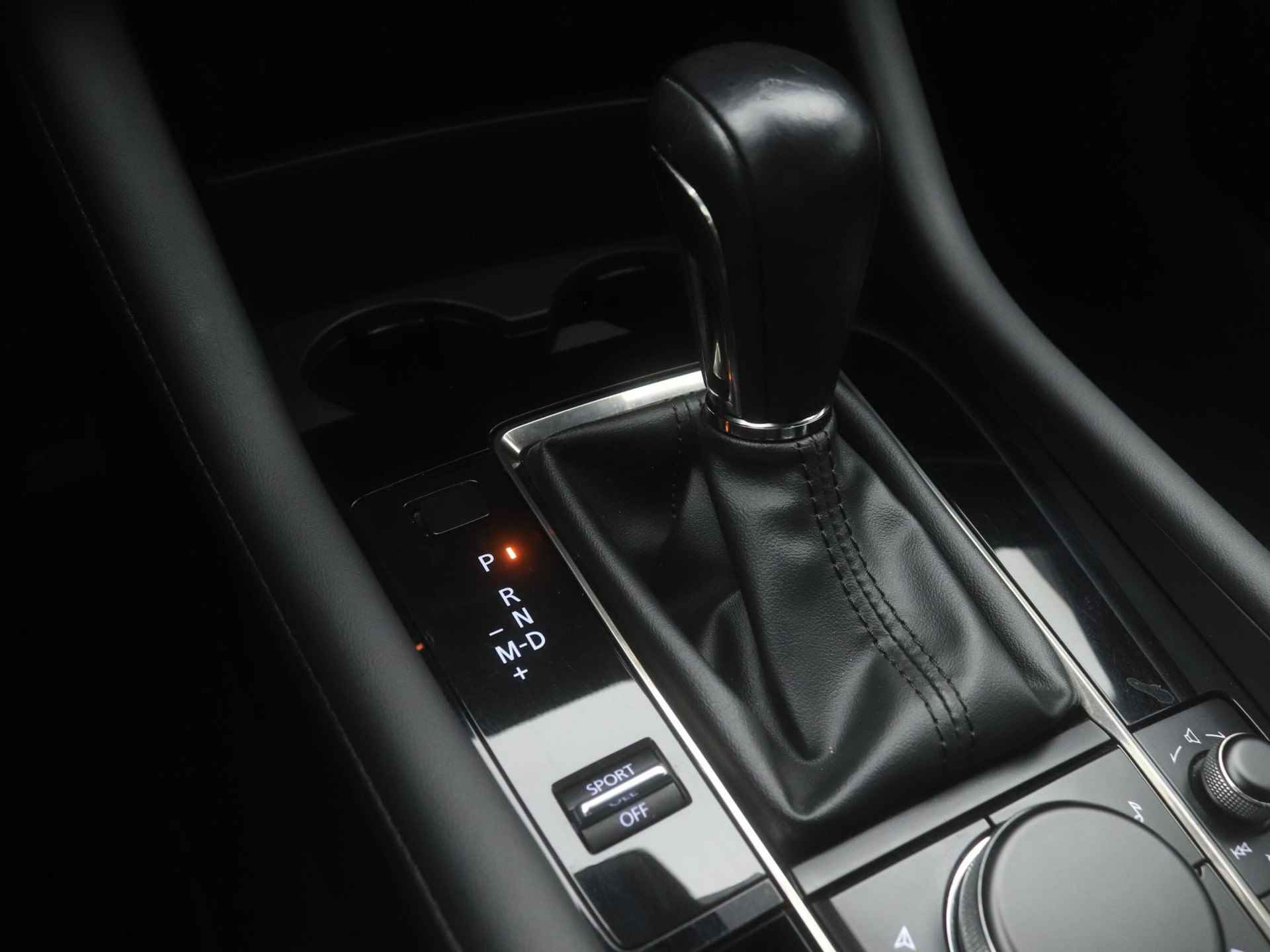 Mazda 3 2.0 SkyActiv-X Comfort met Bose automaat : volledig onderhouden - 34/41