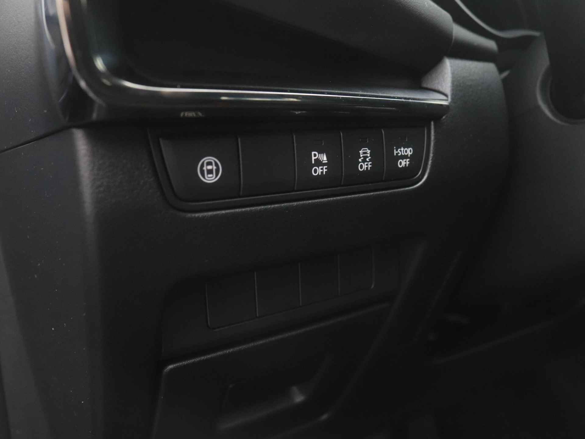 Mazda 3 2.0 SkyActiv-X Comfort met Bose automaat : volledig onderhouden - 37/41