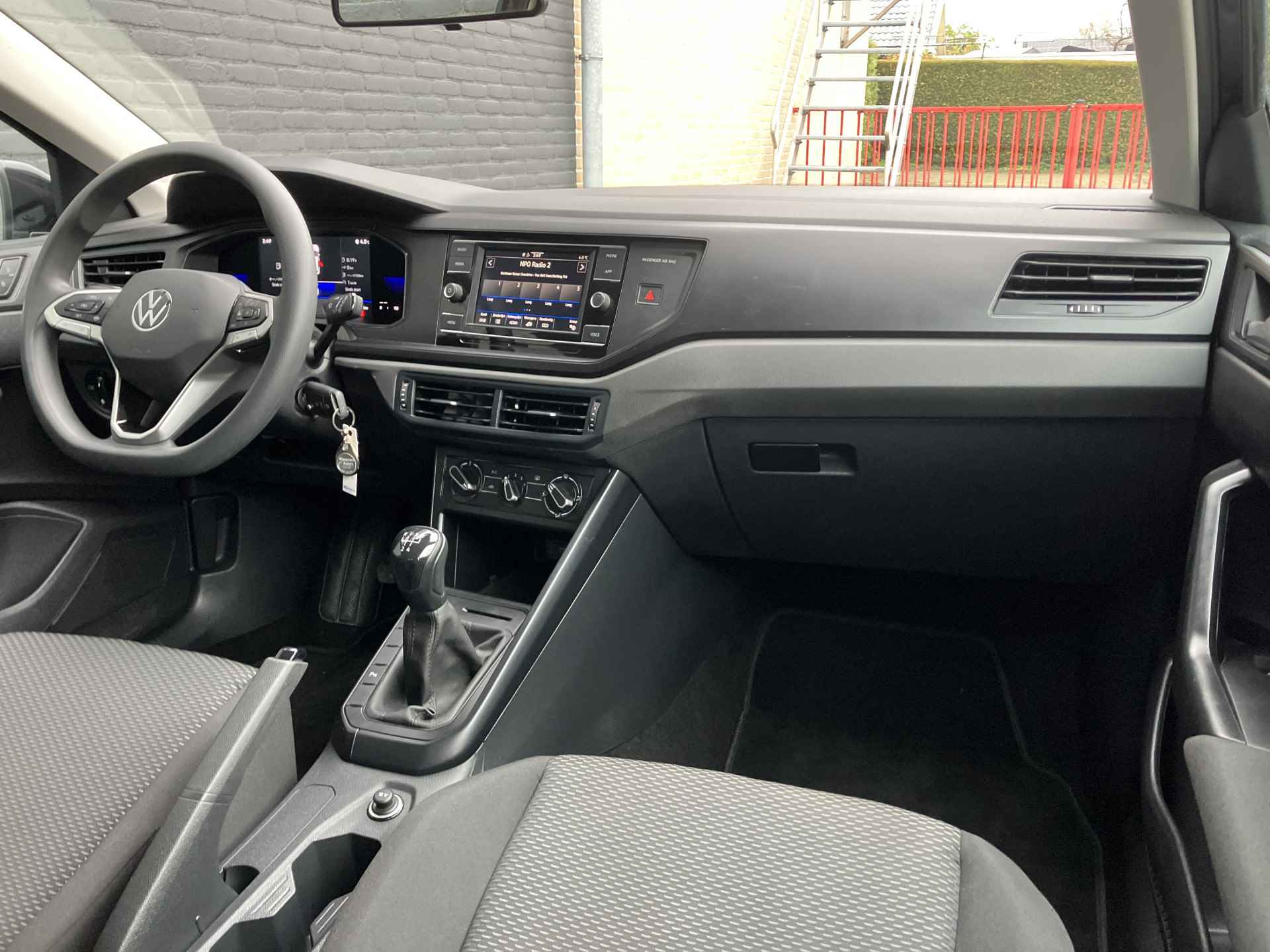 Volkswagen Polo 1.0 MPI Comfortline | 1e eigenaar | dealer onderh. | apple carplay | airco | bluetooth | parkeersensoren | virtual cockpit - 16/34