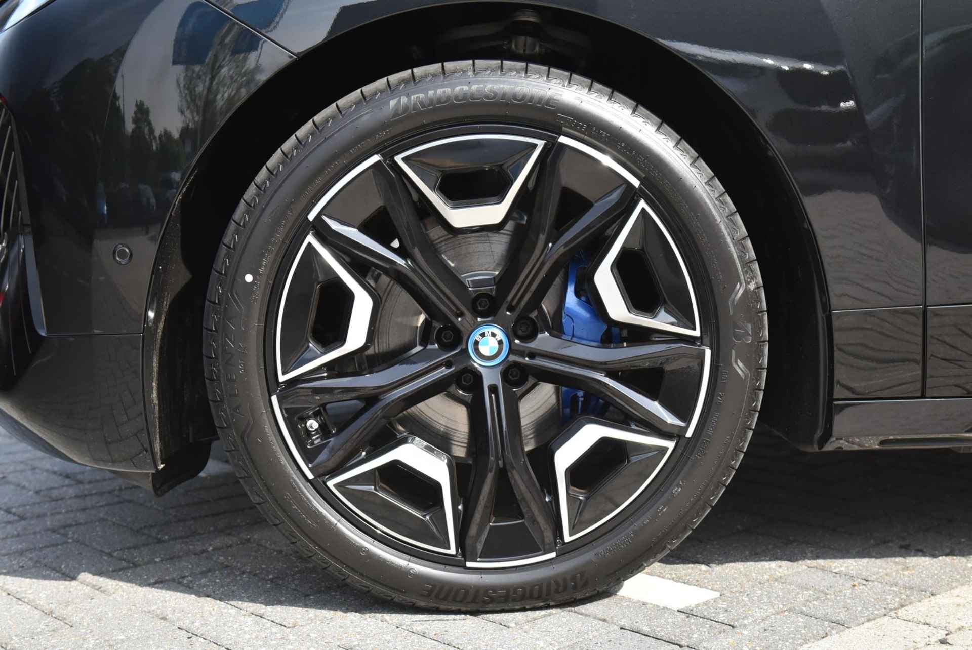 BMW iX xDrive50 High Executive 112 kWh - 4/30