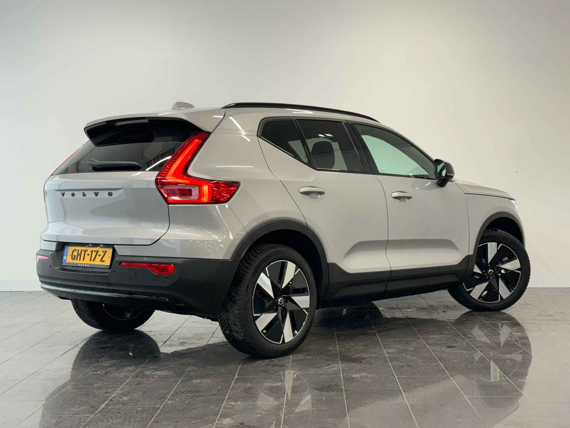 Volvo XC40 Single Motor Extended Range Plus 82 kWh - 3/42