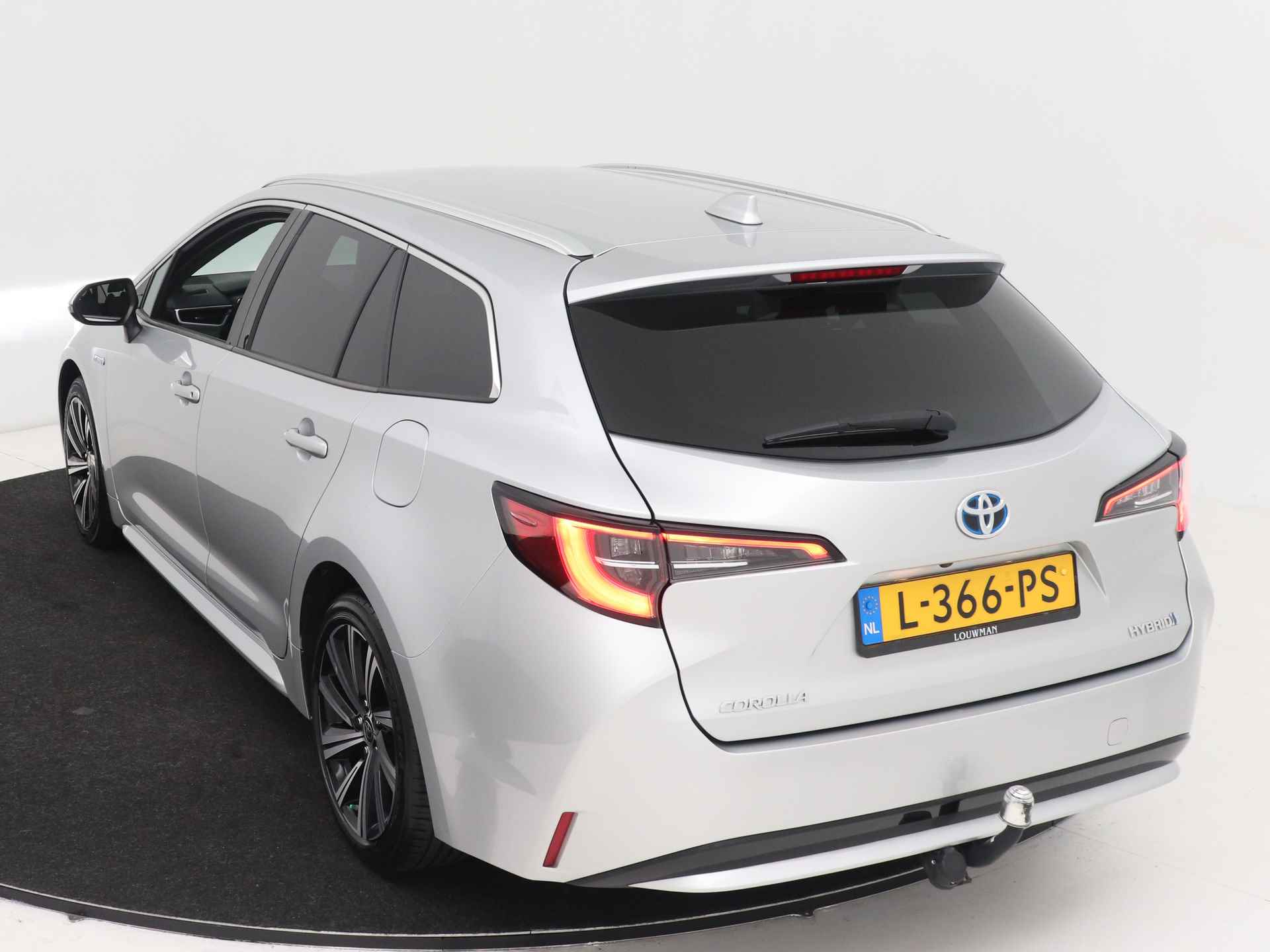 Toyota Corolla Touring Sports 1.8 Hybrid Dynamic | LM velgen | Trekhaak | Draadloze telefoonlader | Cruise Control Adaptief | Climate Control | - 14/42