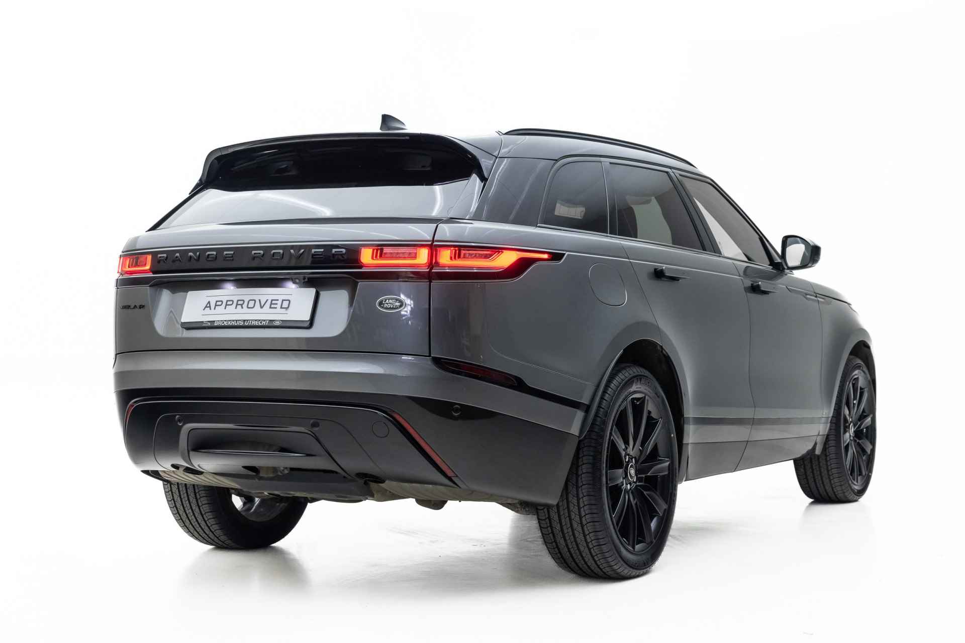 Land Rover Range Rover Velar P250 Turbo AWD R-Dynamic | Black Pack | Pano | 21 Inch | Meridian Audio | Afn Trekhaak | Verwarmbaar stuur - 6/36