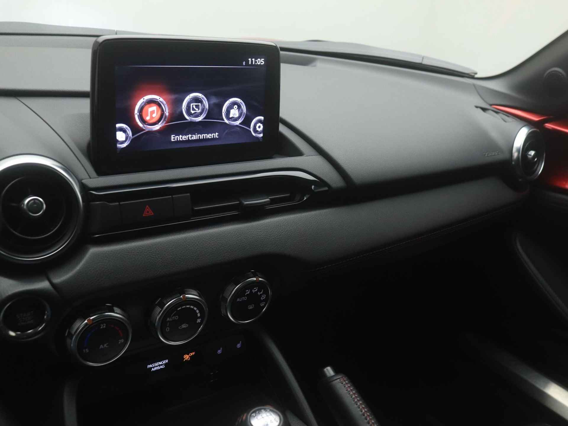 Mazda MX-5 Roadster 1.5 SkyActiv-G GT-M met sportuitlaat : dealer onderhouden - 27/43