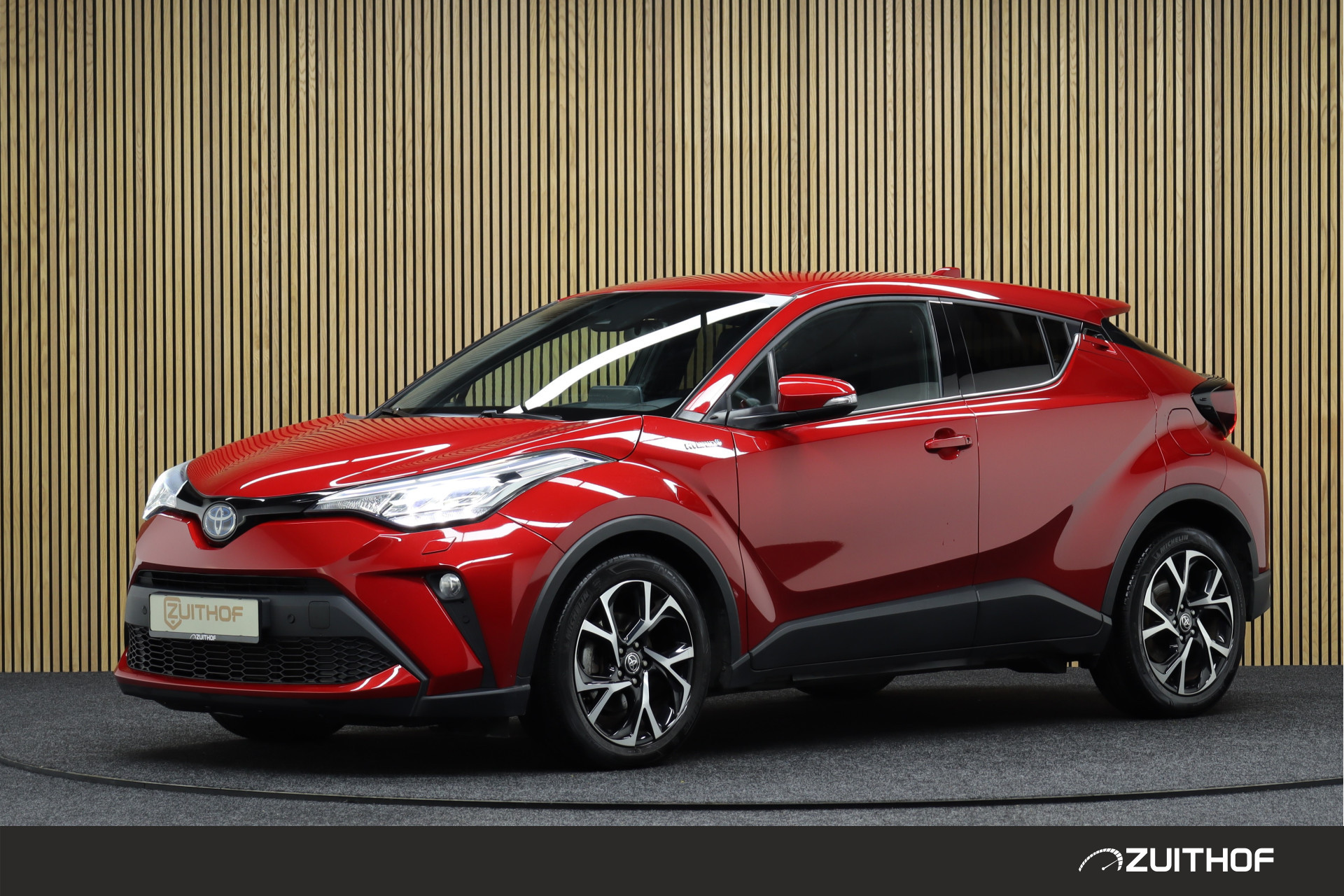 Toyota C-HR 1.8 Hybrid Club Premium | Parkeerhulp | Adaptive-cruise | Dodehoekdetectie | Full led | Maps Navigatie | Apple Carplay & Android Auto | Camera