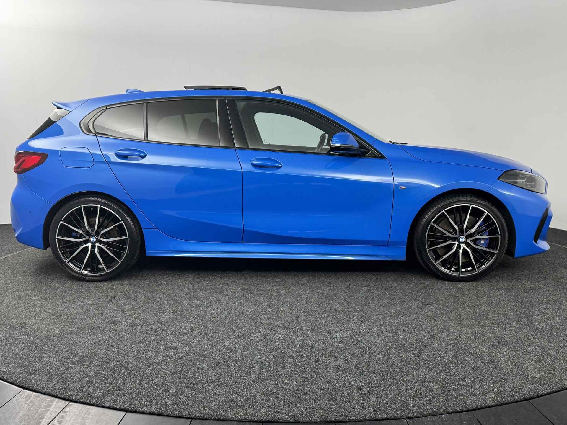 BMW 1-serie 118i Business Edition Plus | M-Sport | Panoramadak | Sportstoelen | Trekhaak - 16/51