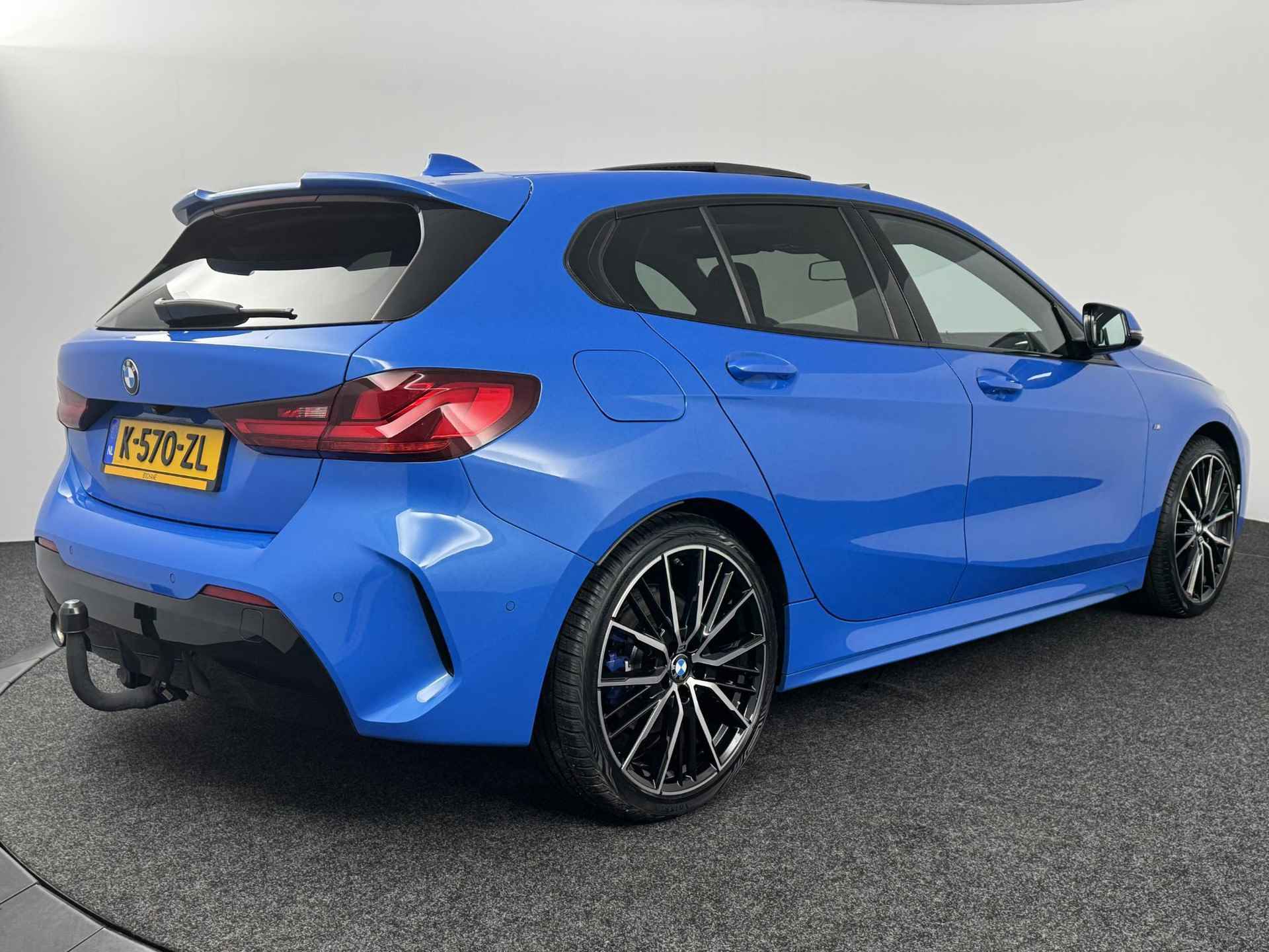 BMW 1-serie 118i Business Edition Plus | M-Sport | Panoramadak | Sportstoelen | Trekhaak - 45/51