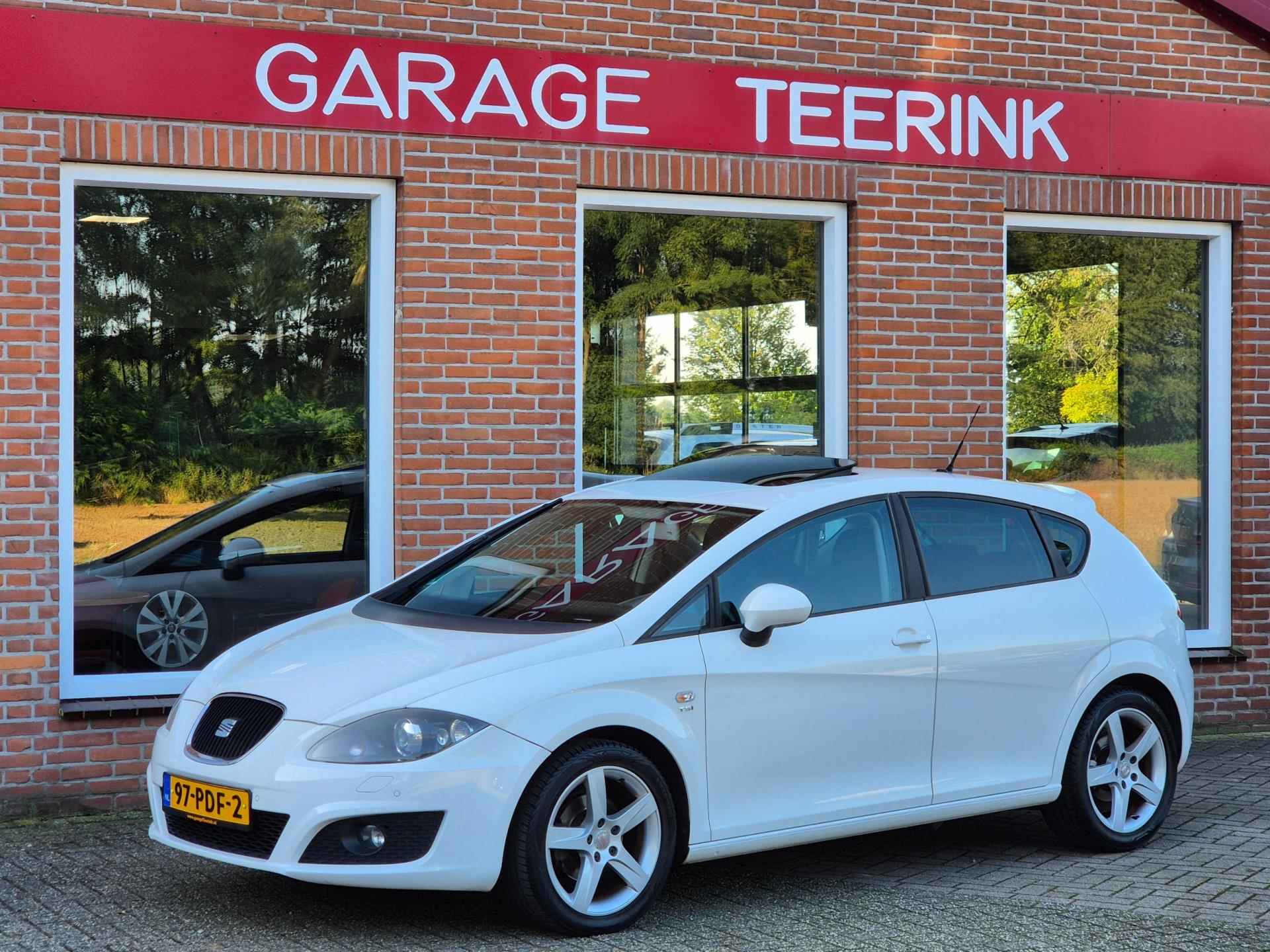 Seat Leon 1.2 TSI Ecomotive Sport 105PK 5drs clima, cruise, navi, pdc, trekhaak, stoelverw, xenon RIJKLAAR - 2/19