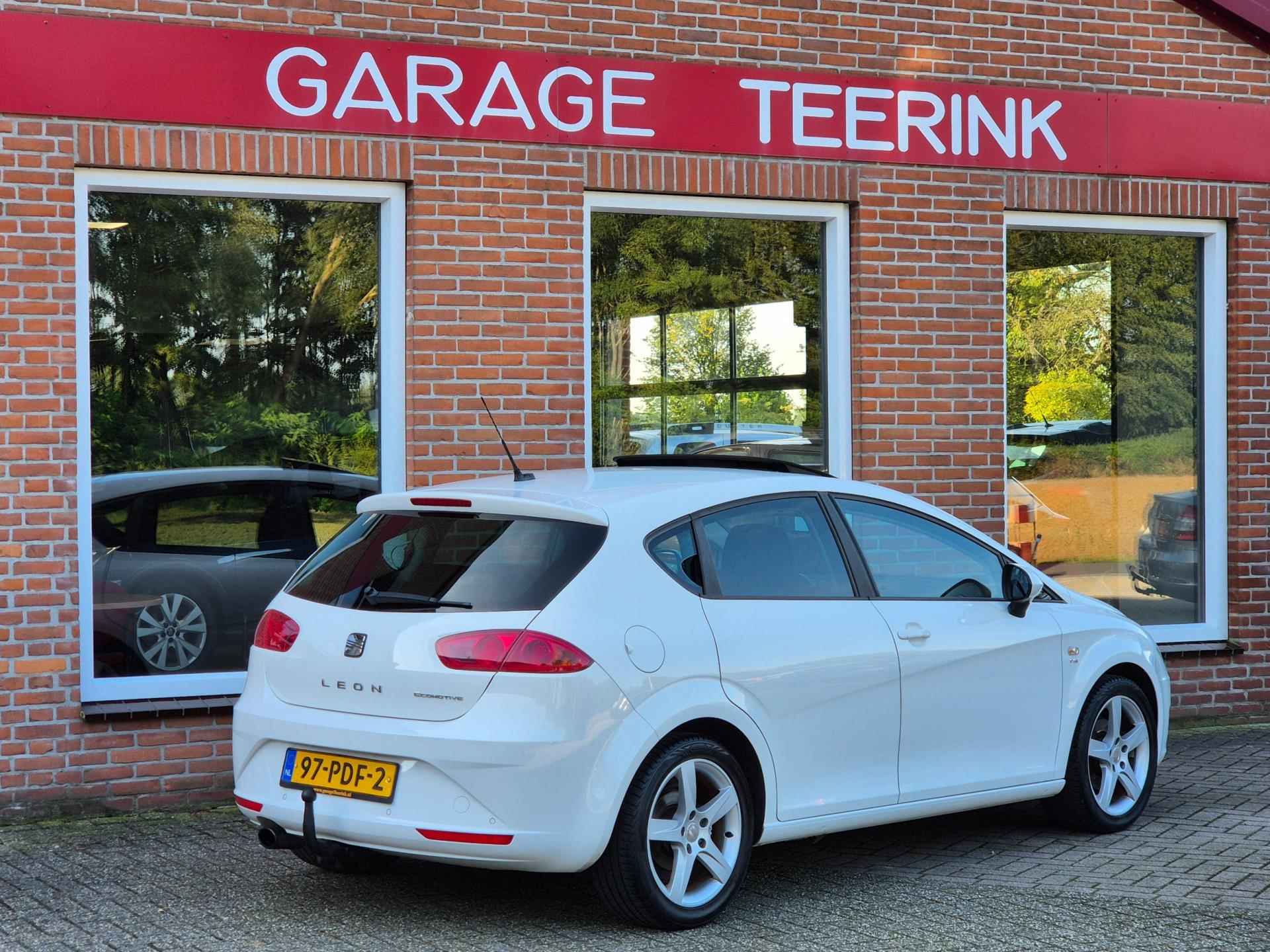 Seat Leon 1.2 TSI Ecomotive Sport 105PK 5drs clima, cruise, navi, pdc, trekhaak, stoelverw, xenon RIJKLAAR - 4/19