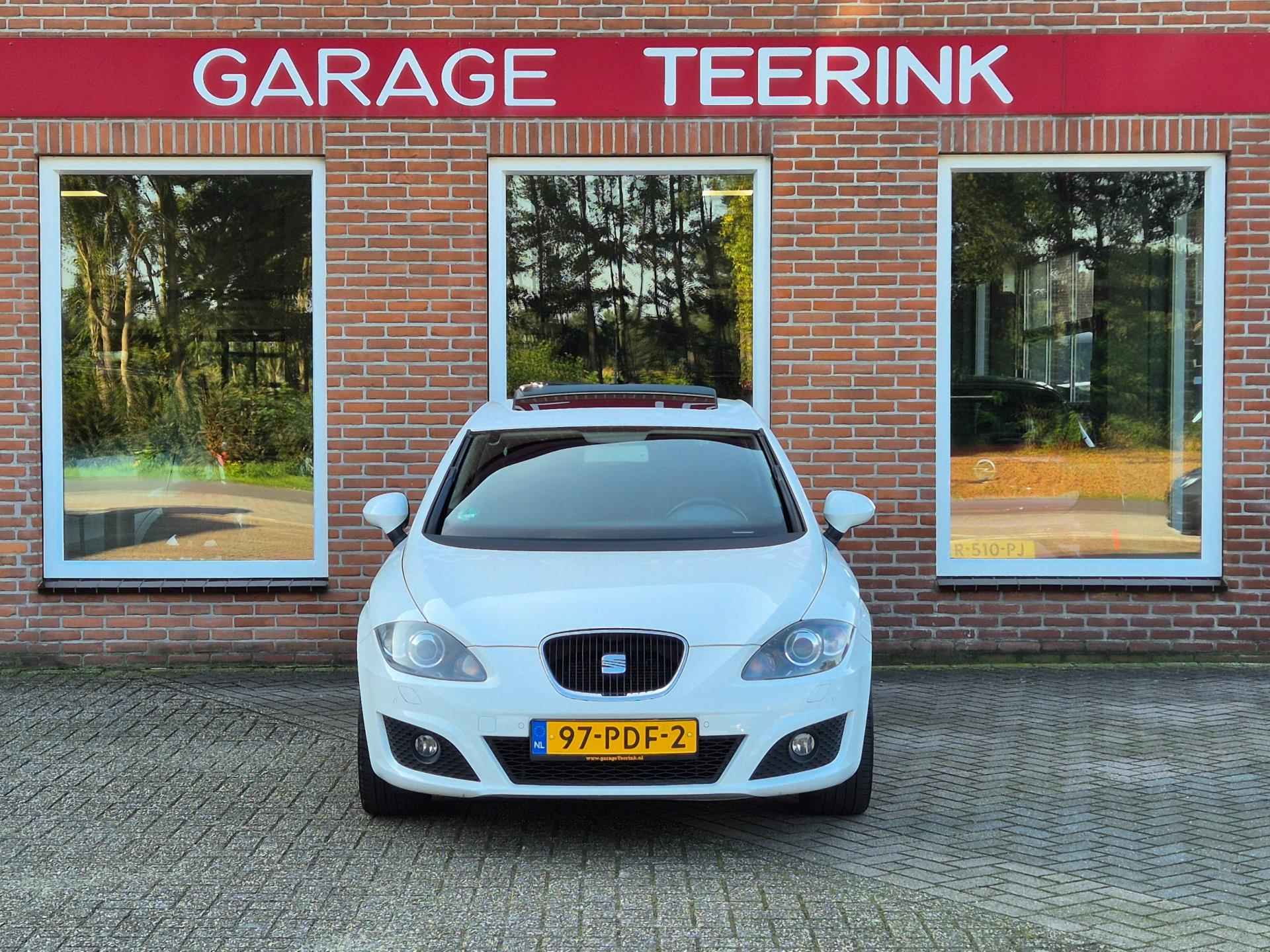 Seat Leon 1.2 TSI Ecomotive Sport 105PK 5drs clima, cruise, navi, pdc, trekhaak, stoelverw, xenon RIJKLAAR - 19/19