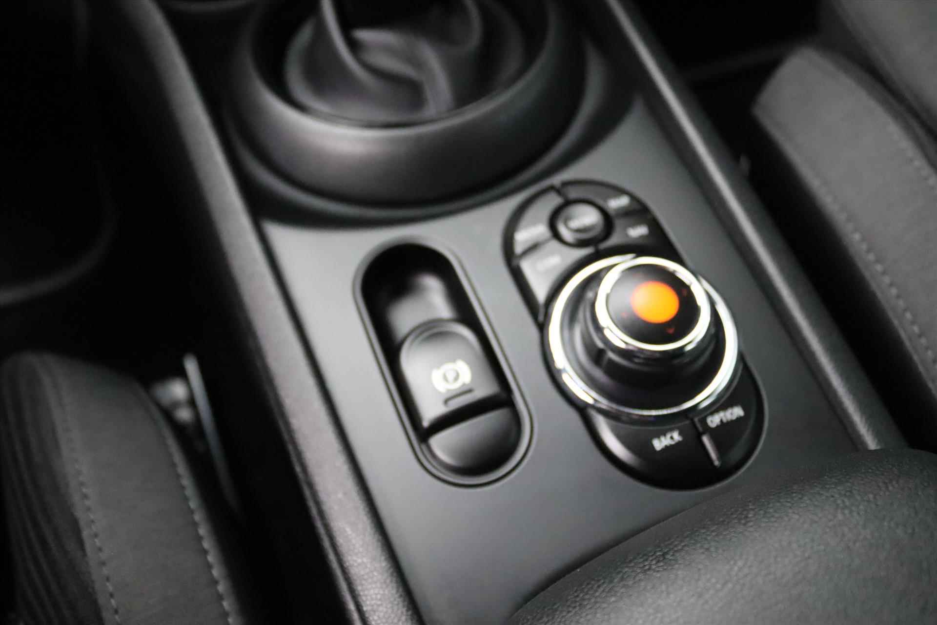 Mini Mini Clubman (f54) 1.5 COOPER 136PK AUTOMAAT PEPPER Navi | Sfeerverlichting | Camera | Clima | Led | Sportstoelen | Carplay | Cruise | Pdc | 18 Inch Lm | - 29/59