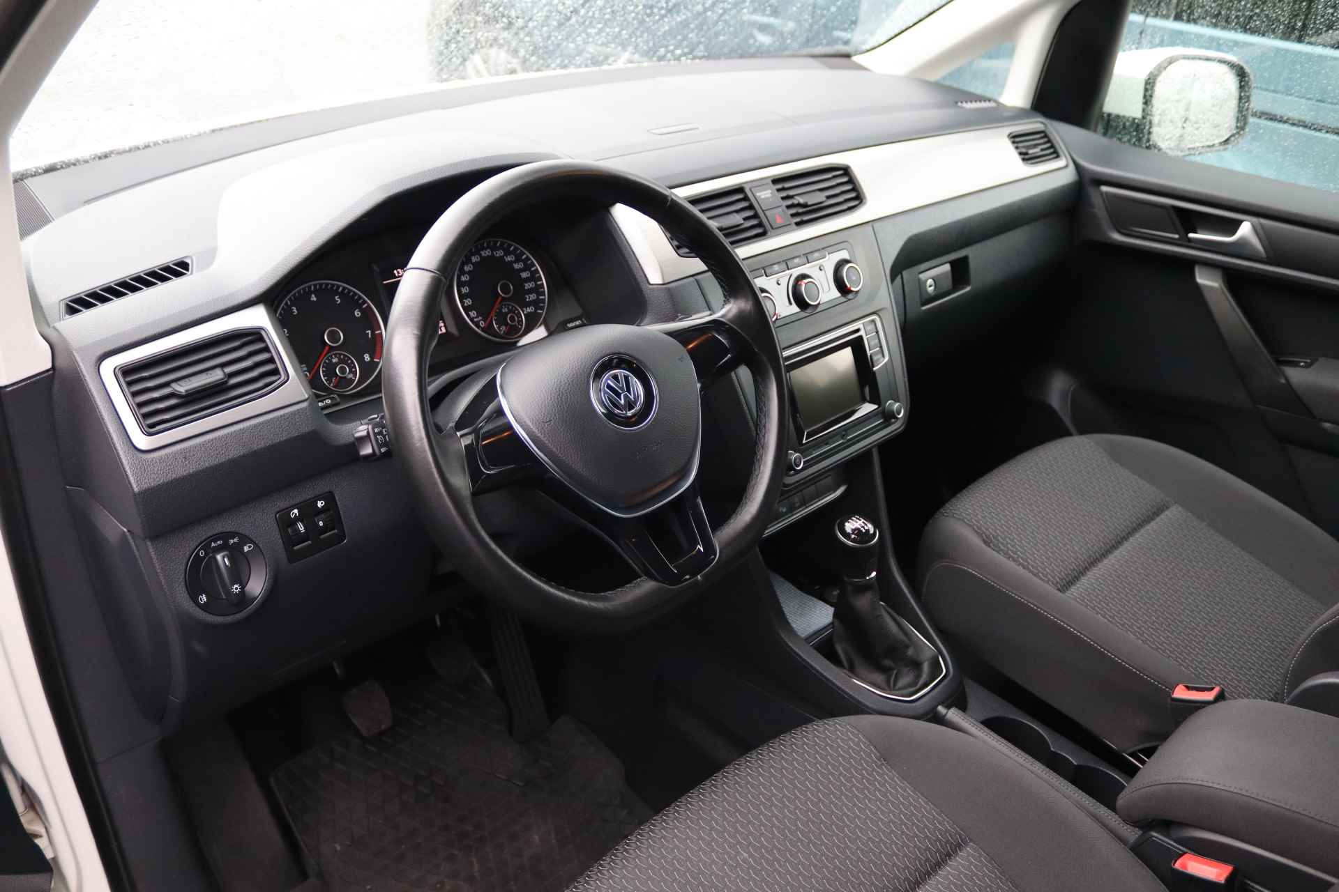 Volkswagen Caddy 1.4 TSI 131 pk Trendline 5p | Achteruitrijcamera | PDC Voor + Achter | Climatronic | Cruise | Stoelverwarming | Trekhaak - 9/40