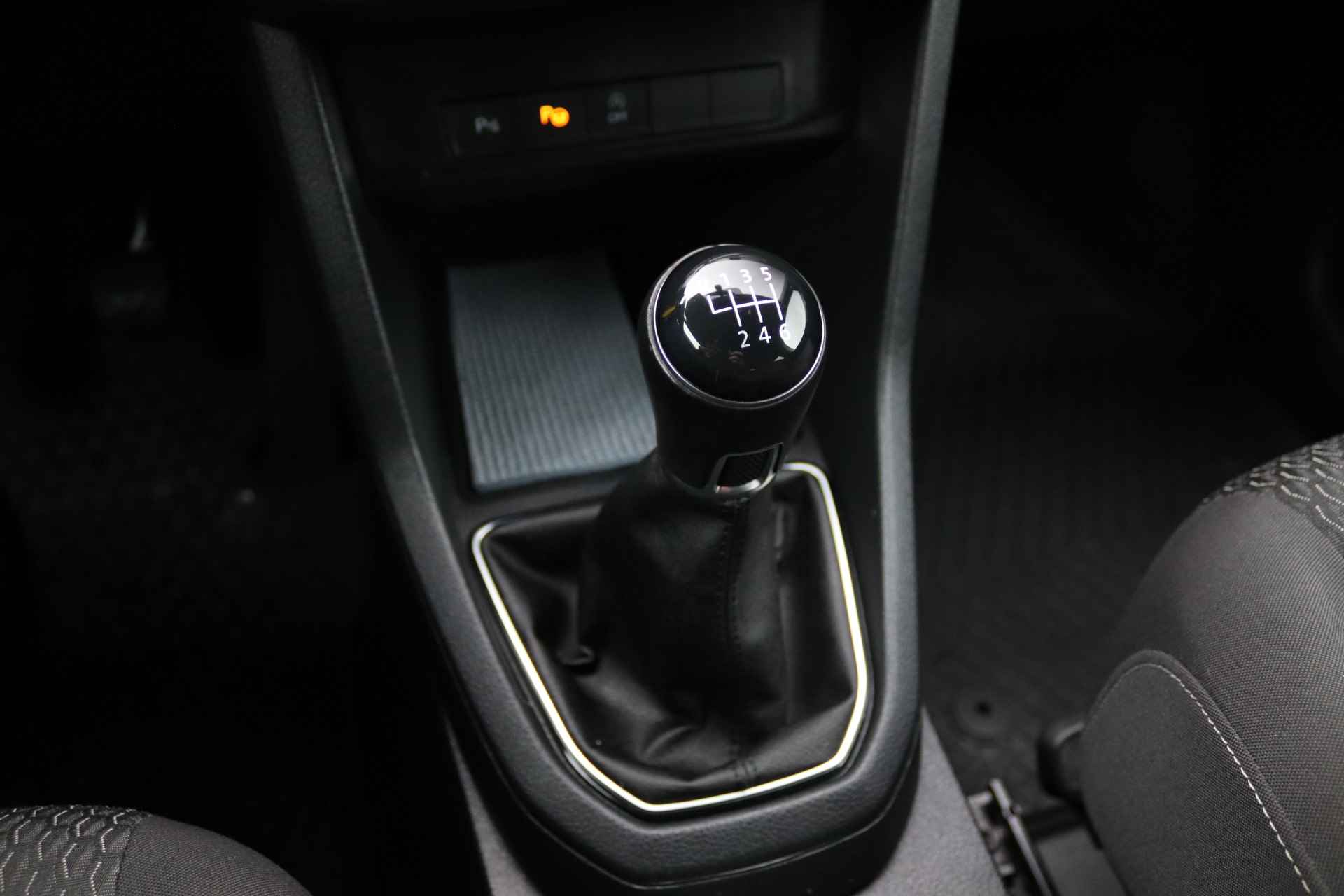 Volkswagen Caddy 1.4 TSI 131 pk Trendline 5p | Achteruitrijcamera | PDC Voor + Achter | Climatronic | Cruise | Stoelverwarming | Trekhaak - 33/40