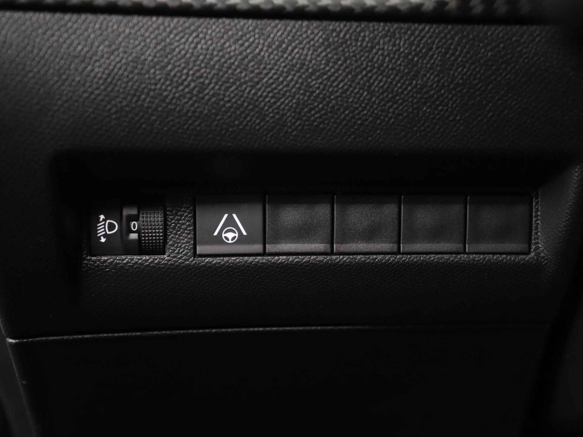 Peugeot 2008 1.2 PureTech 130 Allure Automaat | Beschikbaar per 5-5-2024 | - 31/39