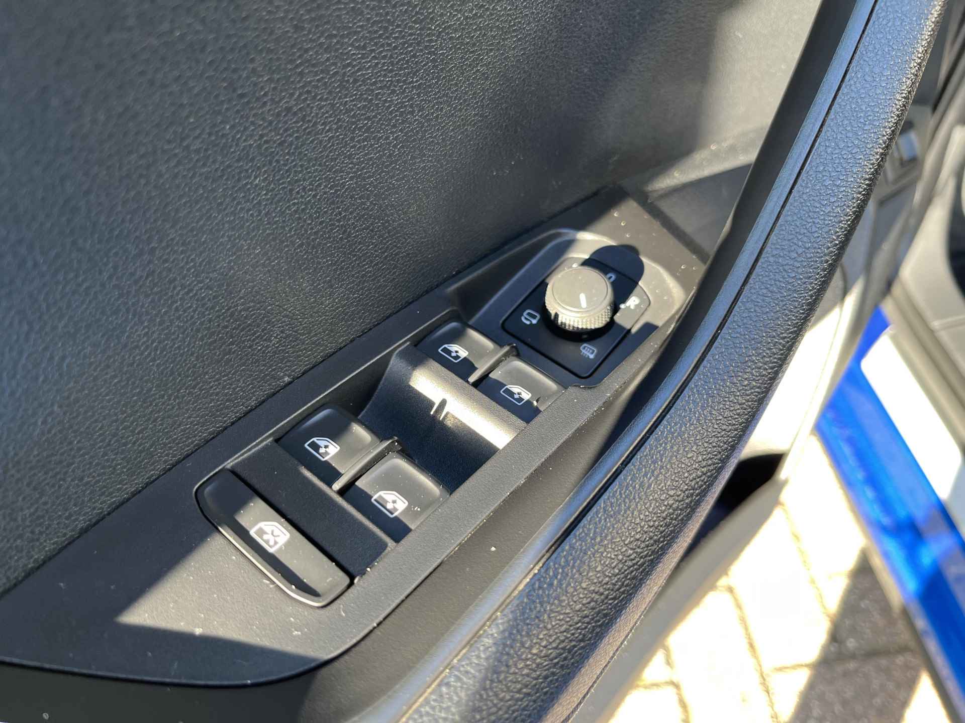 Škoda Karoq 1.5 TSI ACT Sportline Business / PANO/ KEYLESS/ DIGITAL DASH/ CRUISE/ PARK. SENSOREN/ SMARTLINK/ DAB/ CLIMA/ STOELVERWARMING V&A/ 19"LMV - 10/54