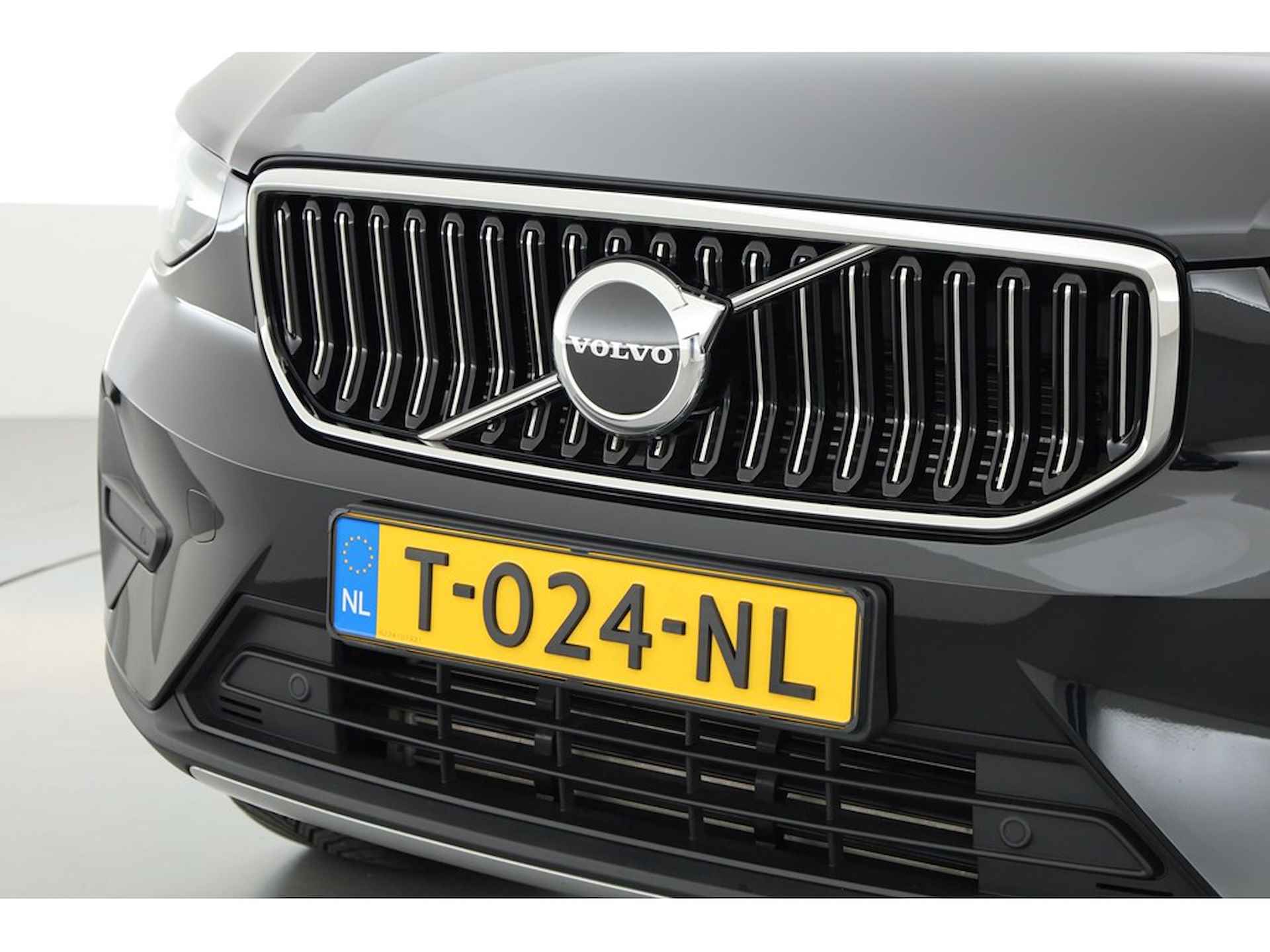 Volvo XC40 1.5 211PK T4 Recharge Plus, H&K Audio, Trekhaak, Camera, ACC, 19 inch - 3/31